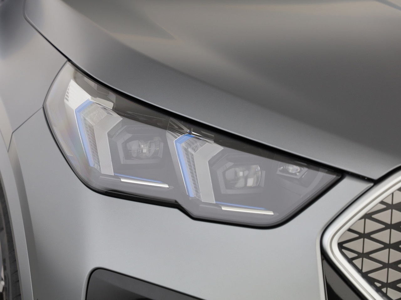 BMW iX2 xDrive 30 Edition M Sport-image-11