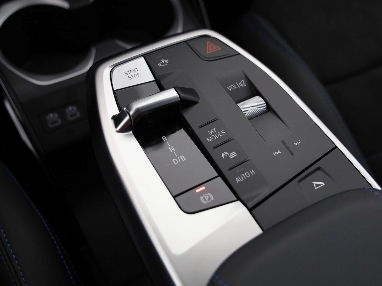 BMW iX2 xDrive 30 Edition M Sport-image-19