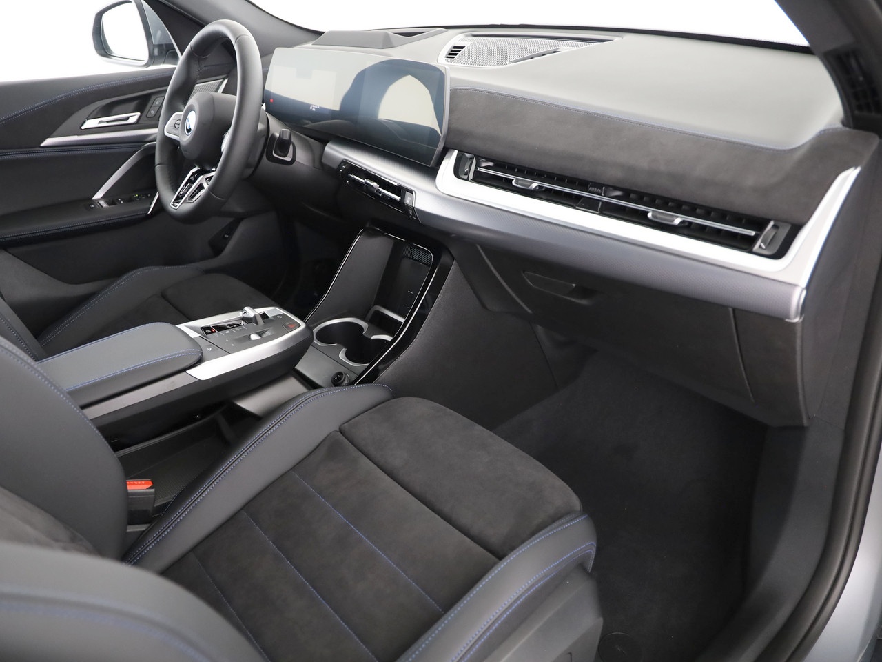 BMW iX2 xDrive 30 Edition M Sport-image-7