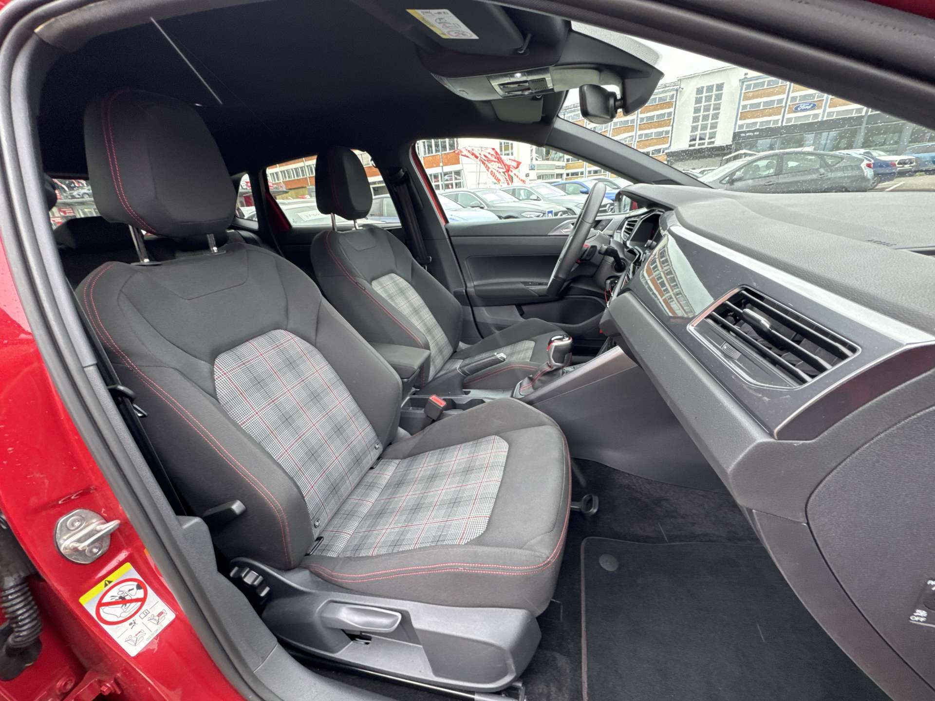 VW Polo 2.0 TSi GTi 207PS DSG-Automat-image-12