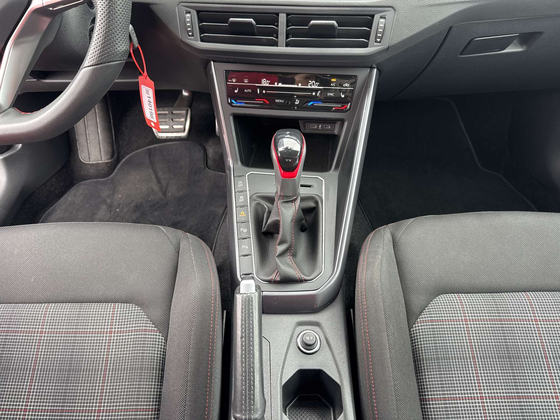 VW Polo 2.0 TSi GTi 207PS DSG-Automat-image-11