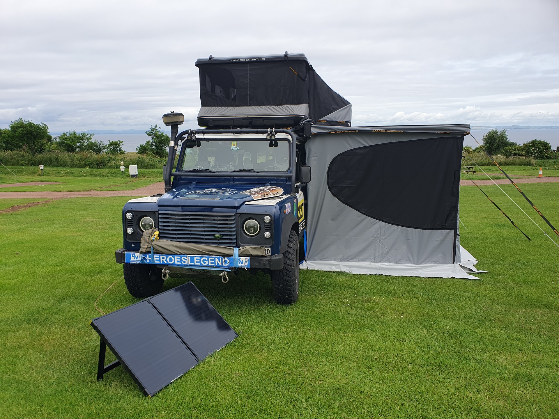 LAND ROVER Defender 110 SW 2.5 Td5-image-2