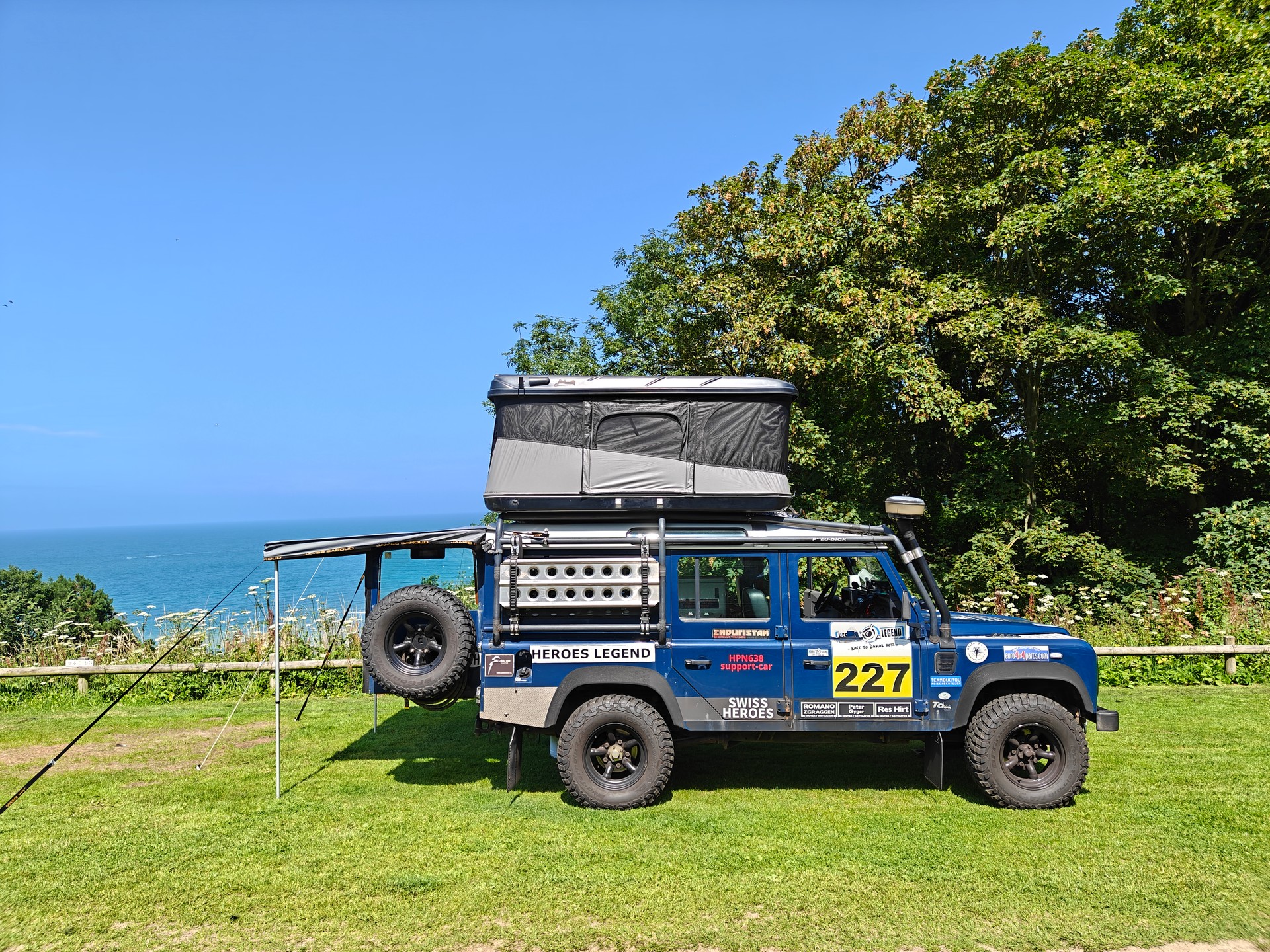 LAND ROVER Defender 110 SW 2.5 Td5-image-0