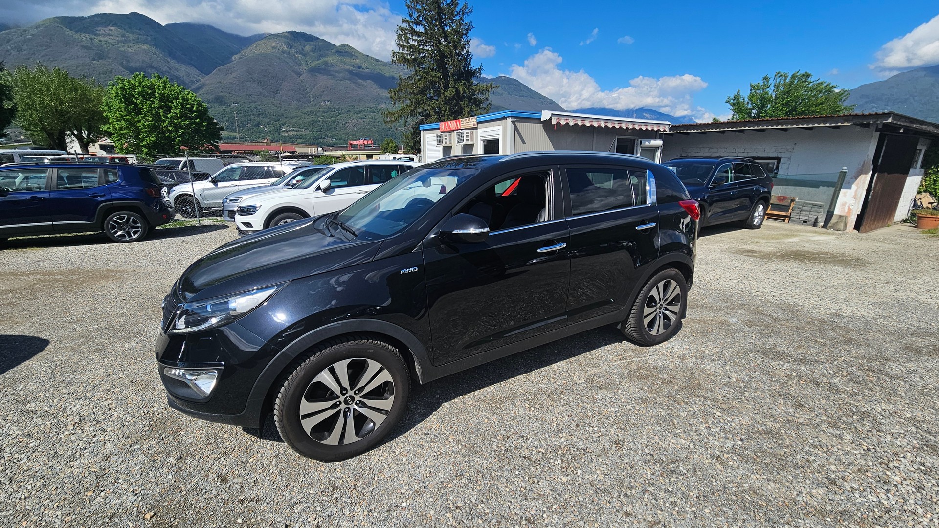 KIA Sportage 2.0 Style 4WD Automatic-image-8