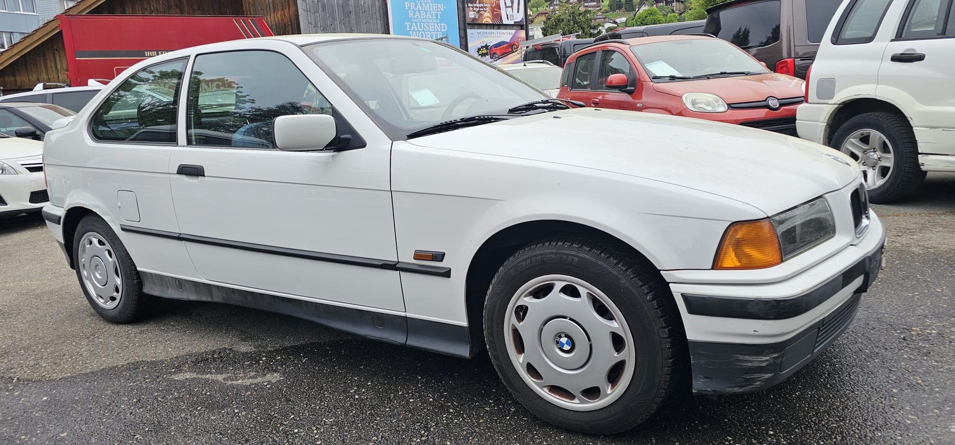 BMW 318ti Compact-image-1