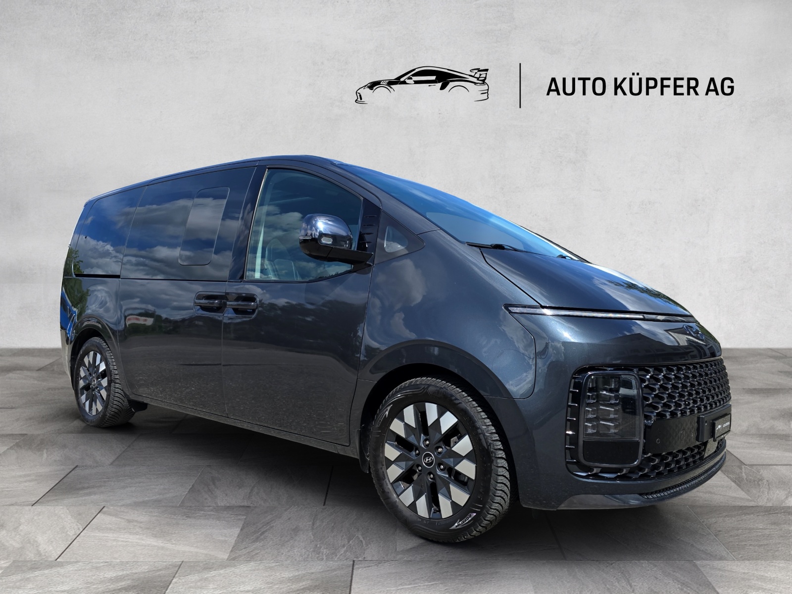 HYUNDAI Staria Premium 2.2 CRDi SINATURE Edition-image-1