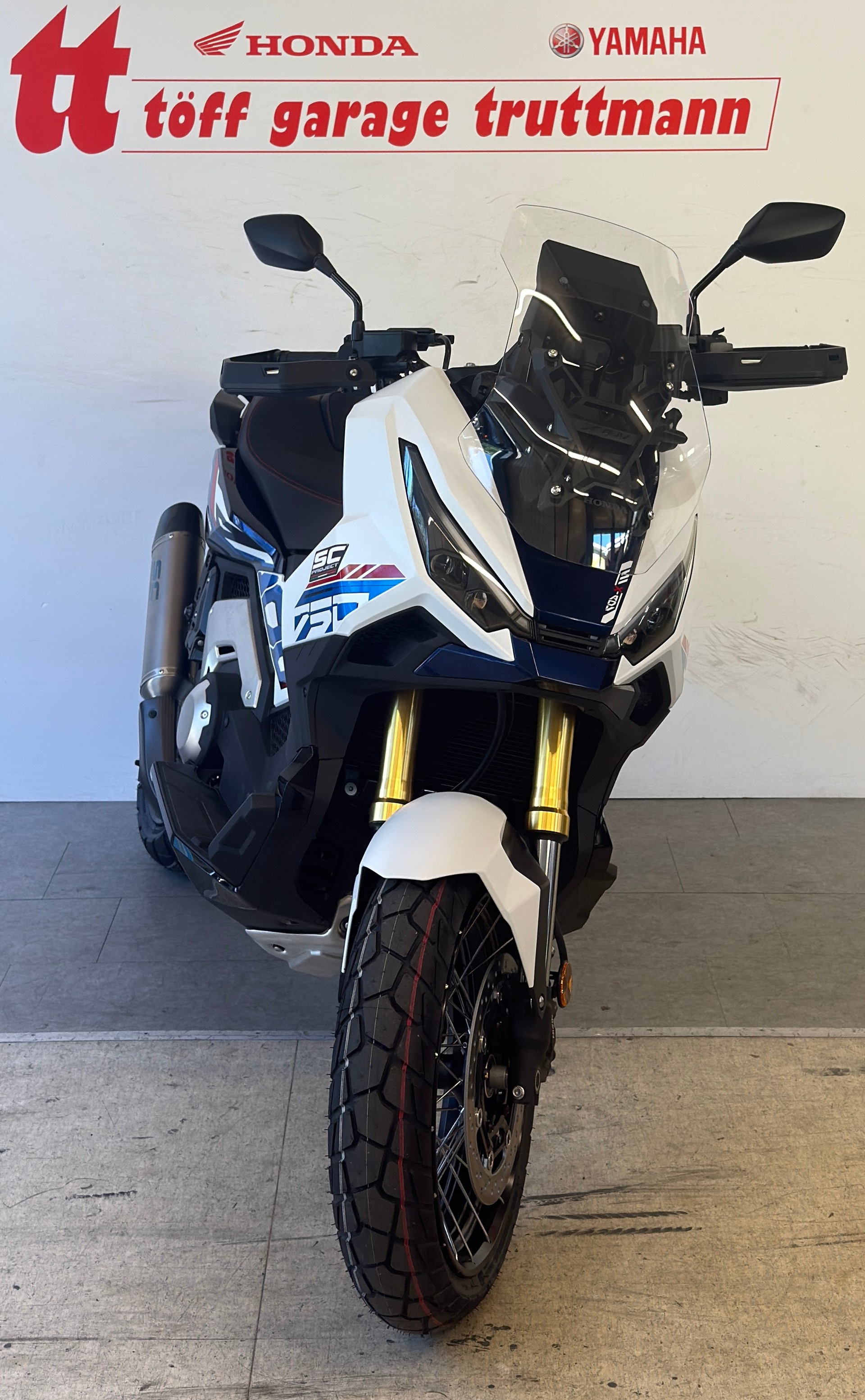 HONDA X-ADV 750-showroom-element-2