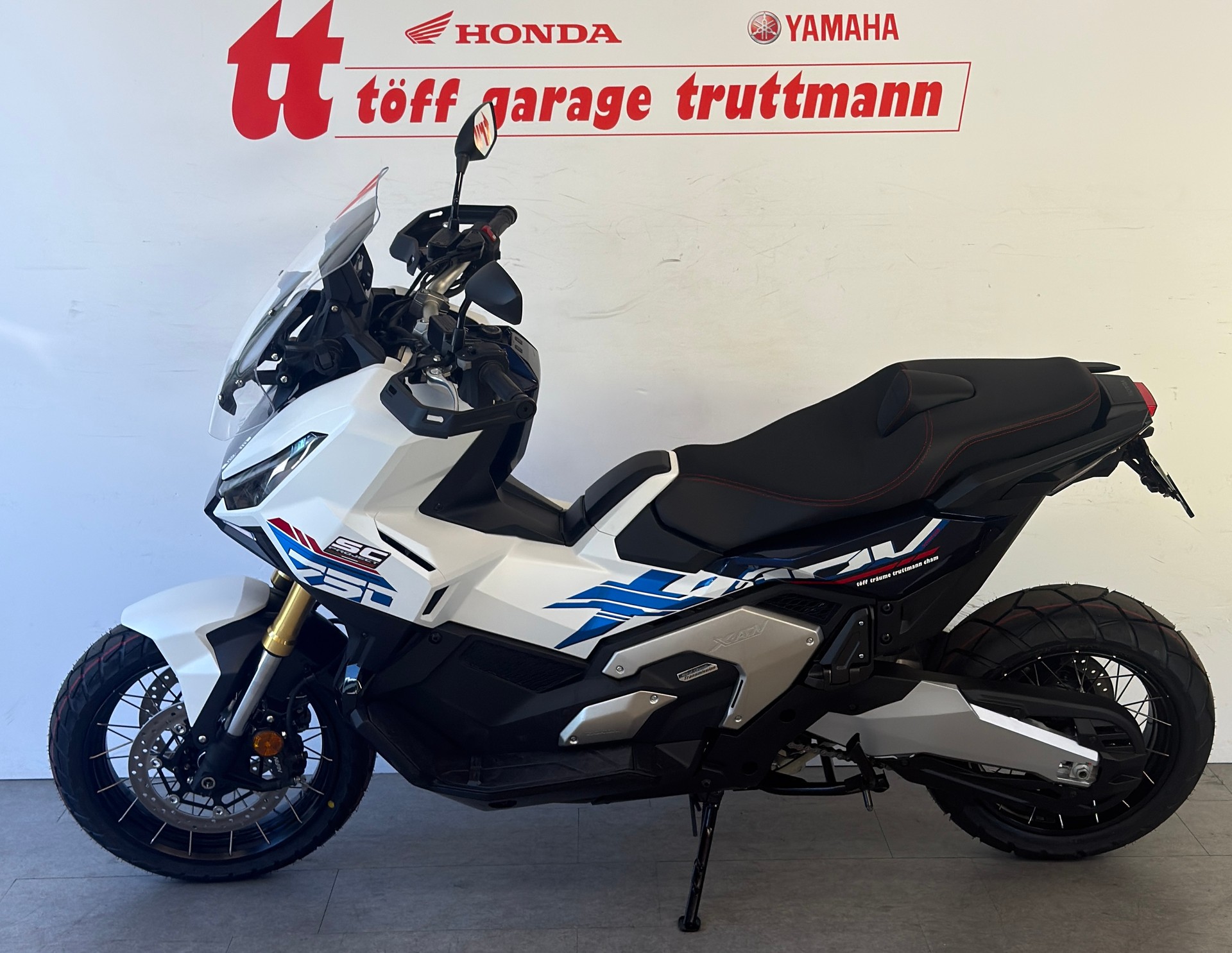 HONDA X-ADV 750-showroom-element-1