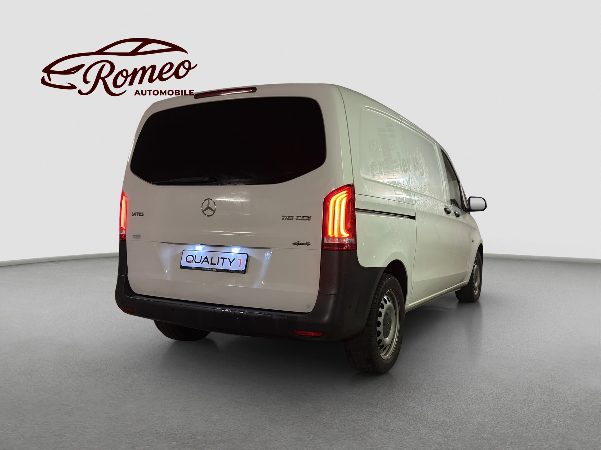 MERCEDES-BENZ Vito 116 BlueTEC 4Matic 7G-Tronic Euro 6 ** Frisch ab MFK und Service ** Sortimo Einrichtung ** Rückfahrkamera **-image-1
