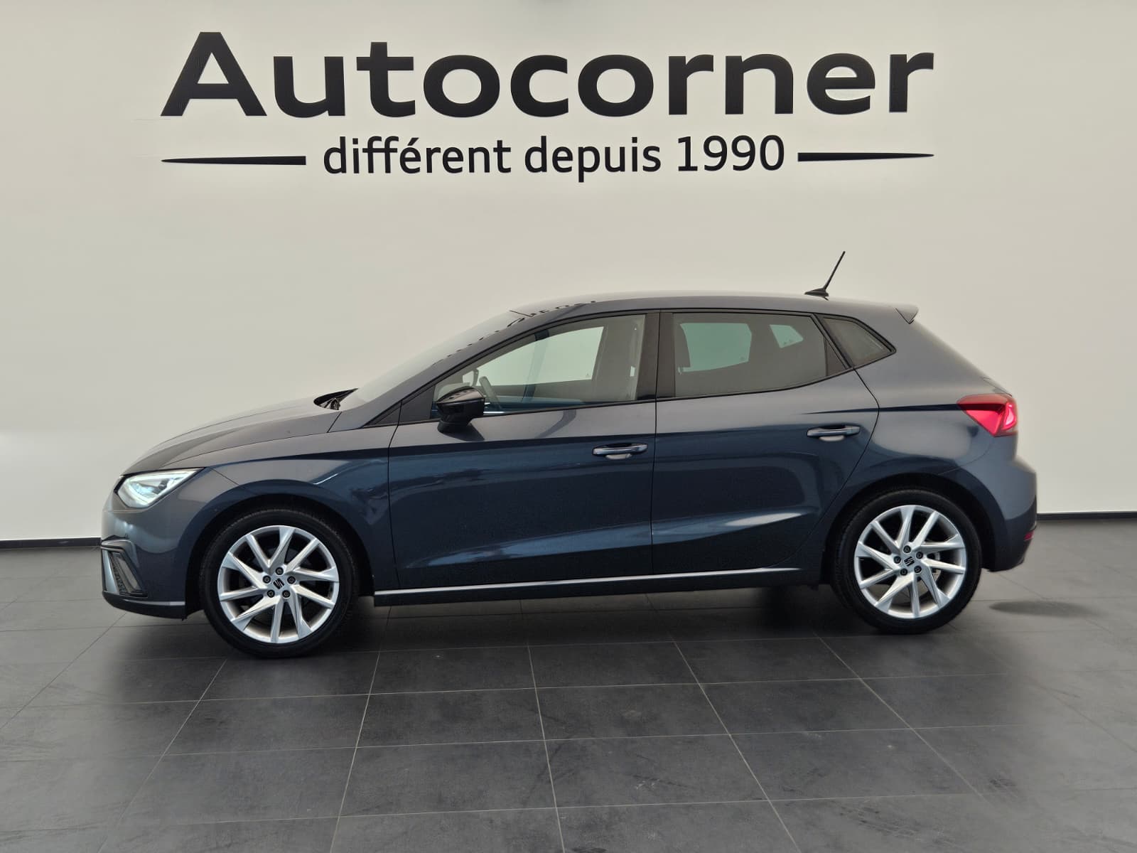 SEAT Ibiza 1.0 EcoTSI Hola FR DSG-image-1
