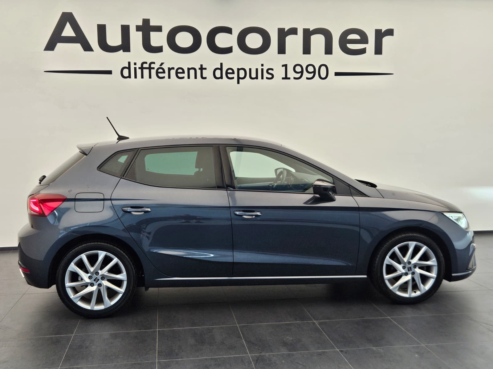 SEAT Ibiza 1.0 EcoTSI Hola FR DSG-image-5