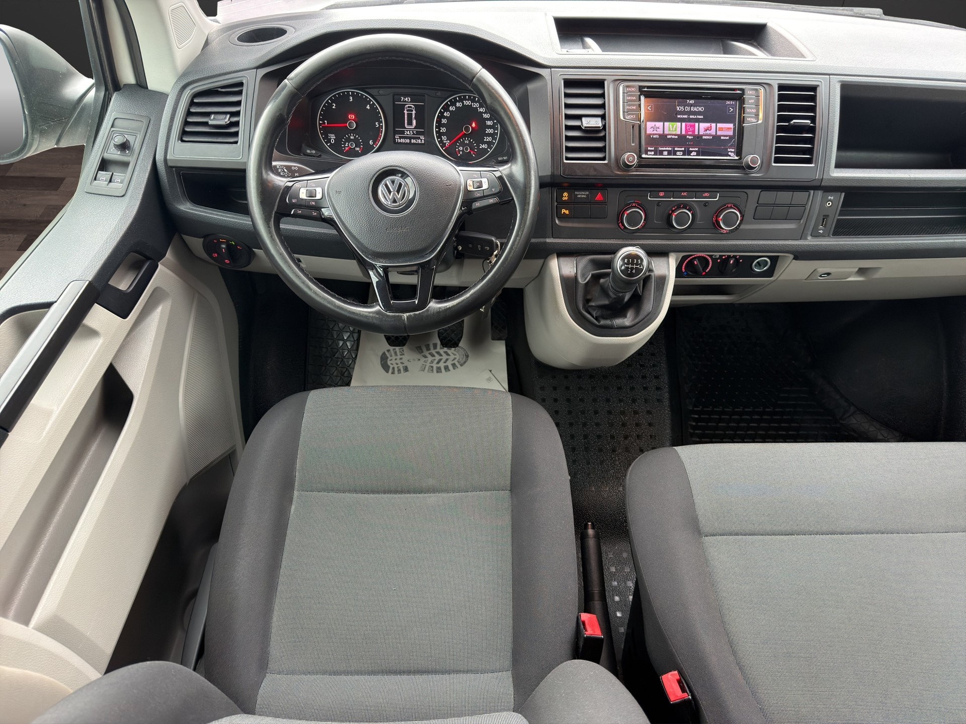 VW T6 Caravelle 2.0 TDI Comfortline 9 Plätzer AHK2200kg-image-10