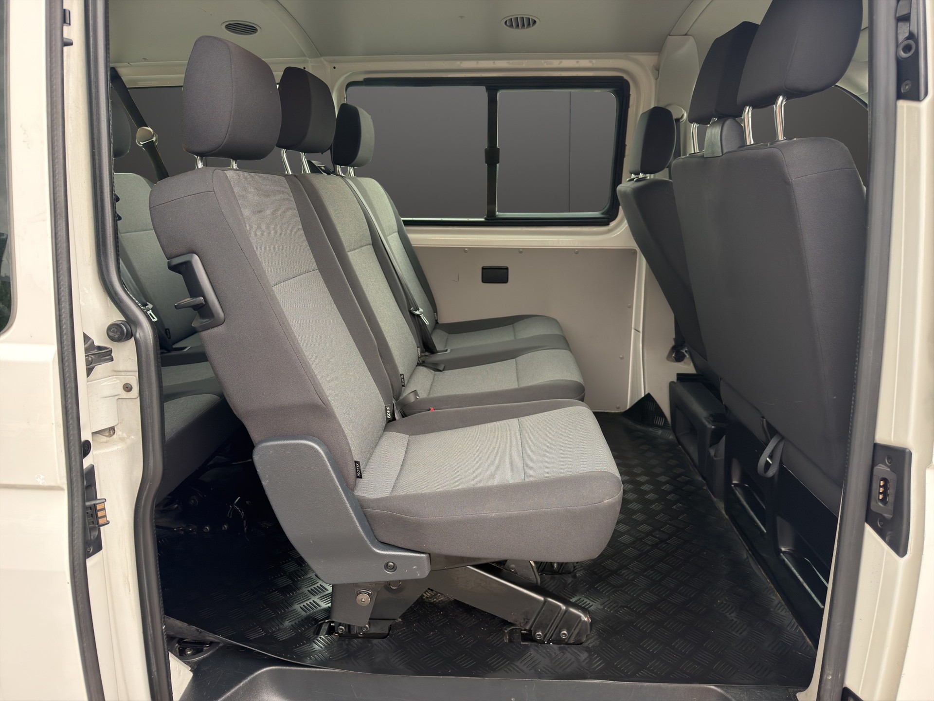 VW T6 Caravelle 2.0 TDI Comfortline 9 Plätzer AHK2200kg-image-12