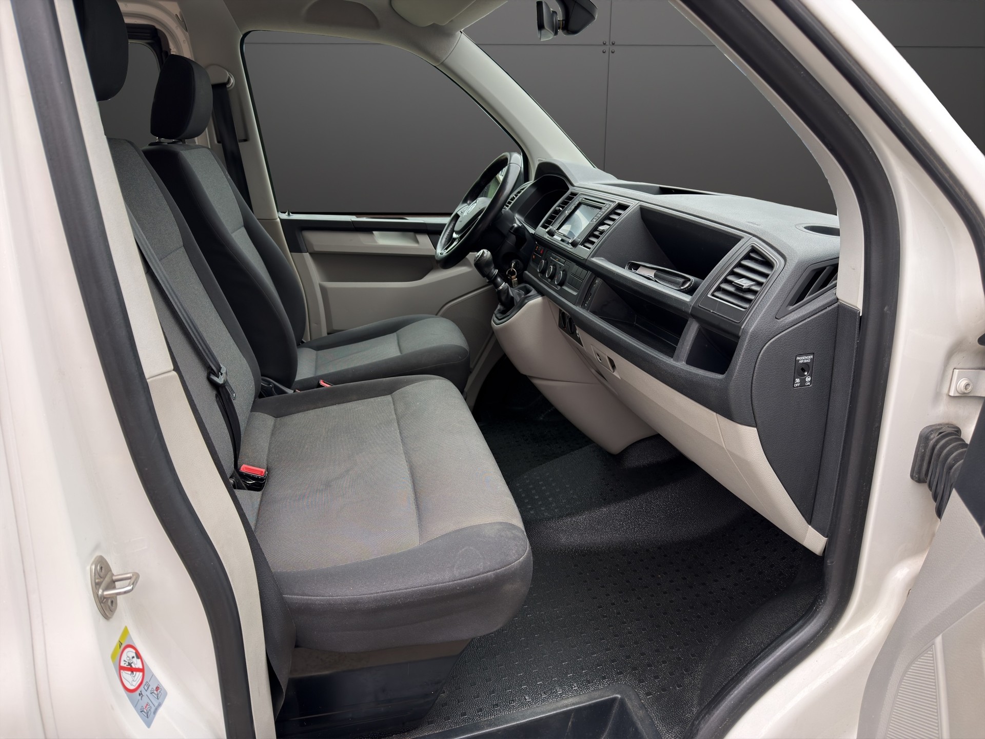 VW T6 Caravelle 2.0 TDI Comfortline 9 Plätzer AHK2200kg-image-10