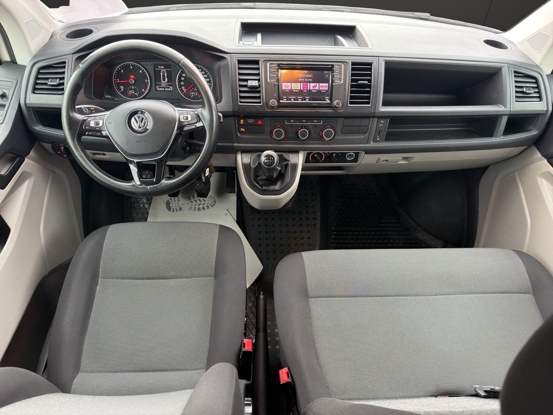 VW T6 Caravelle 2.0 TDI Comfortline 9 Plätzer AHK2200kg-image-9