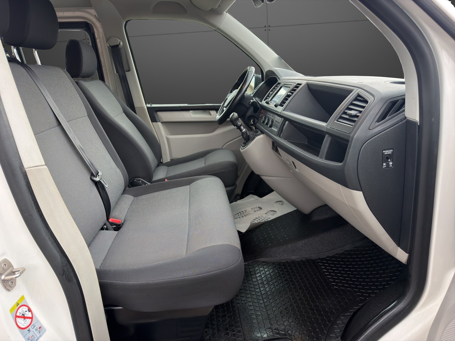 VW T6 Caravelle 2.0 TDI Comfortline 9 Plätzer AHK2200kg-image-13