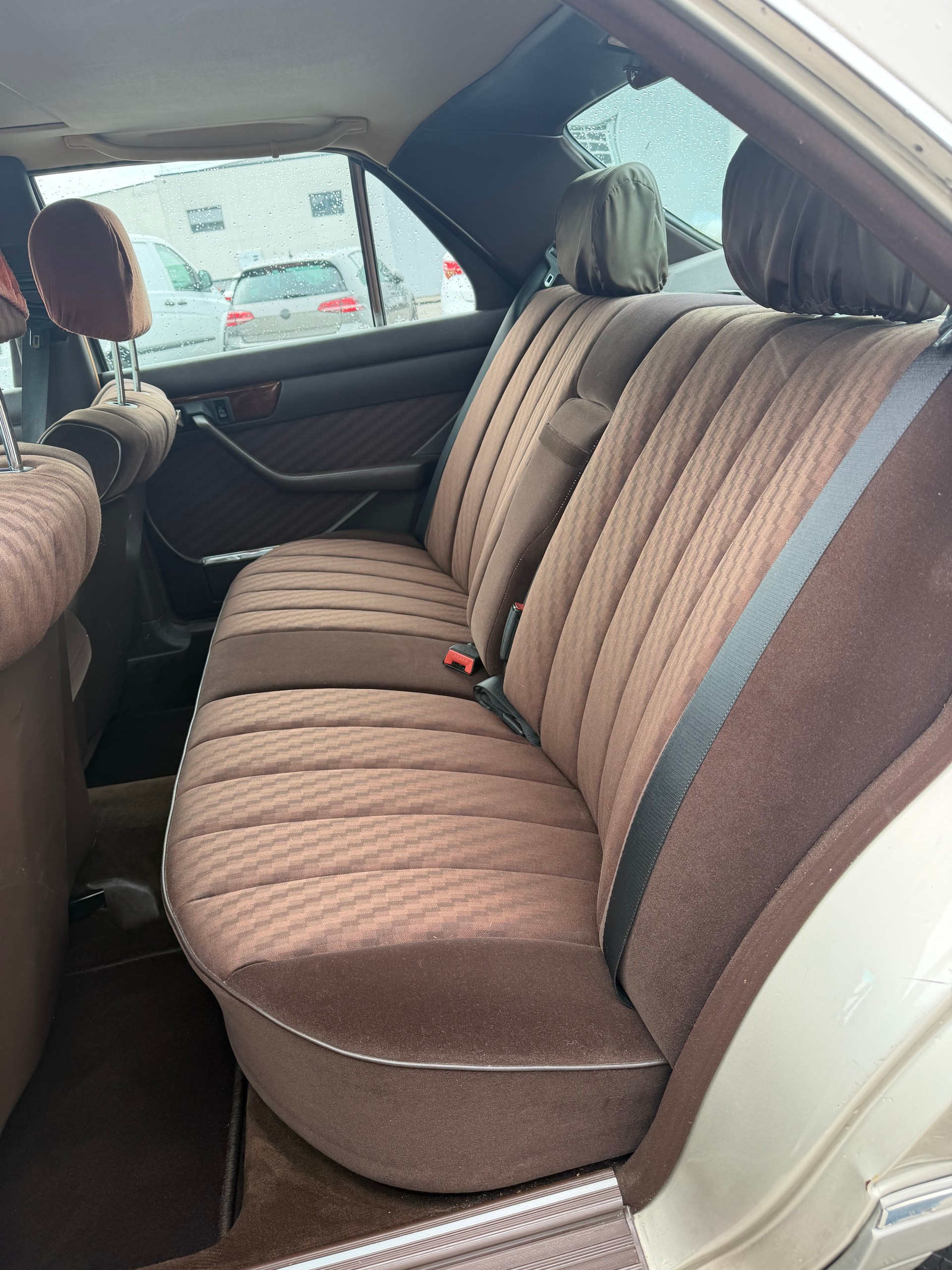 MERCEDES-BENZ 420 SE-image-9