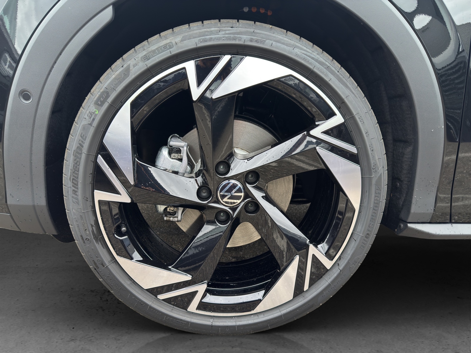 VW T-Roc 1.5 eTSI mHEV R-Line DSG-image-12