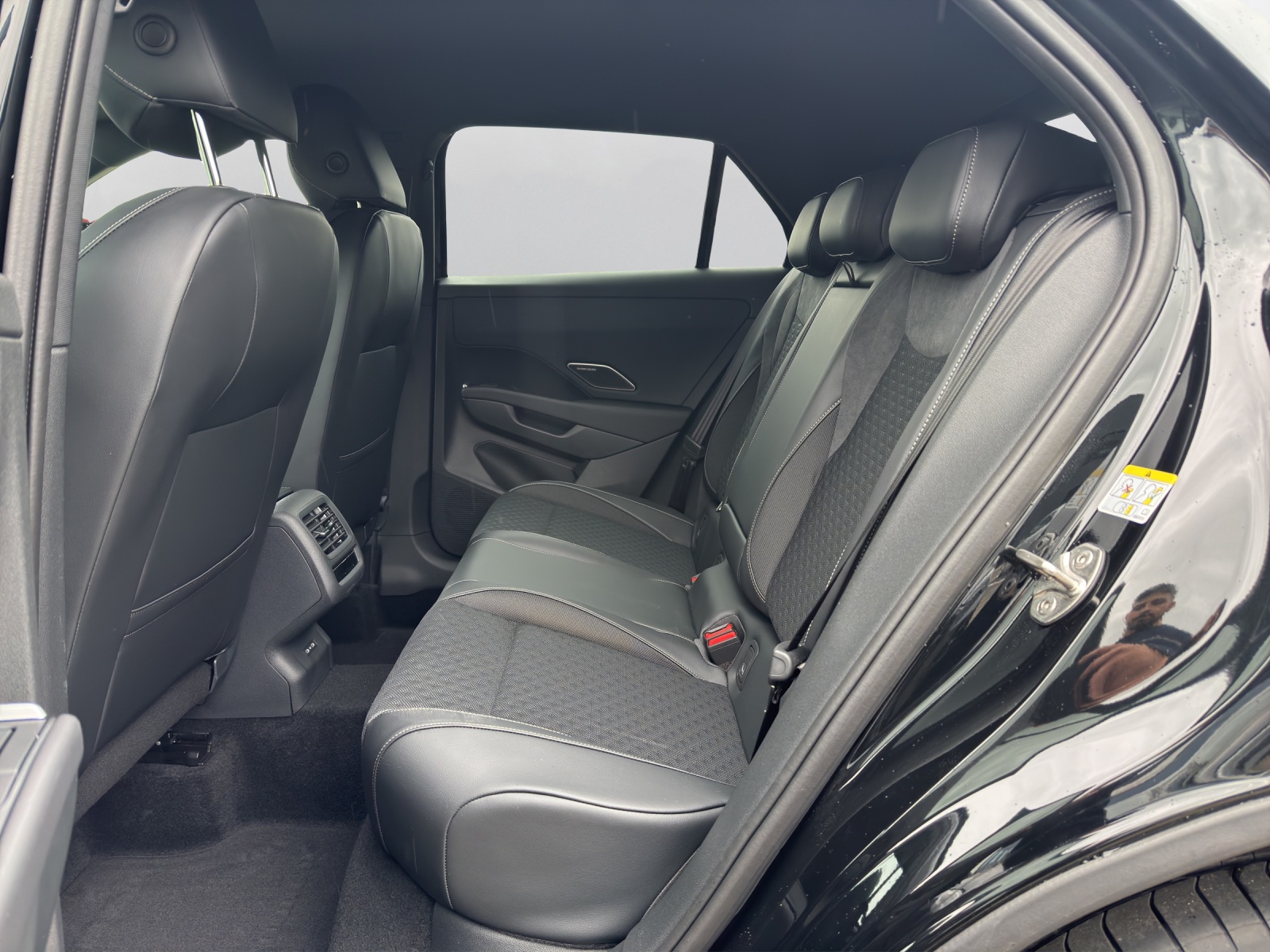 VW T-Roc 1.5 eTSI mHEV R-Line DSG-image-10