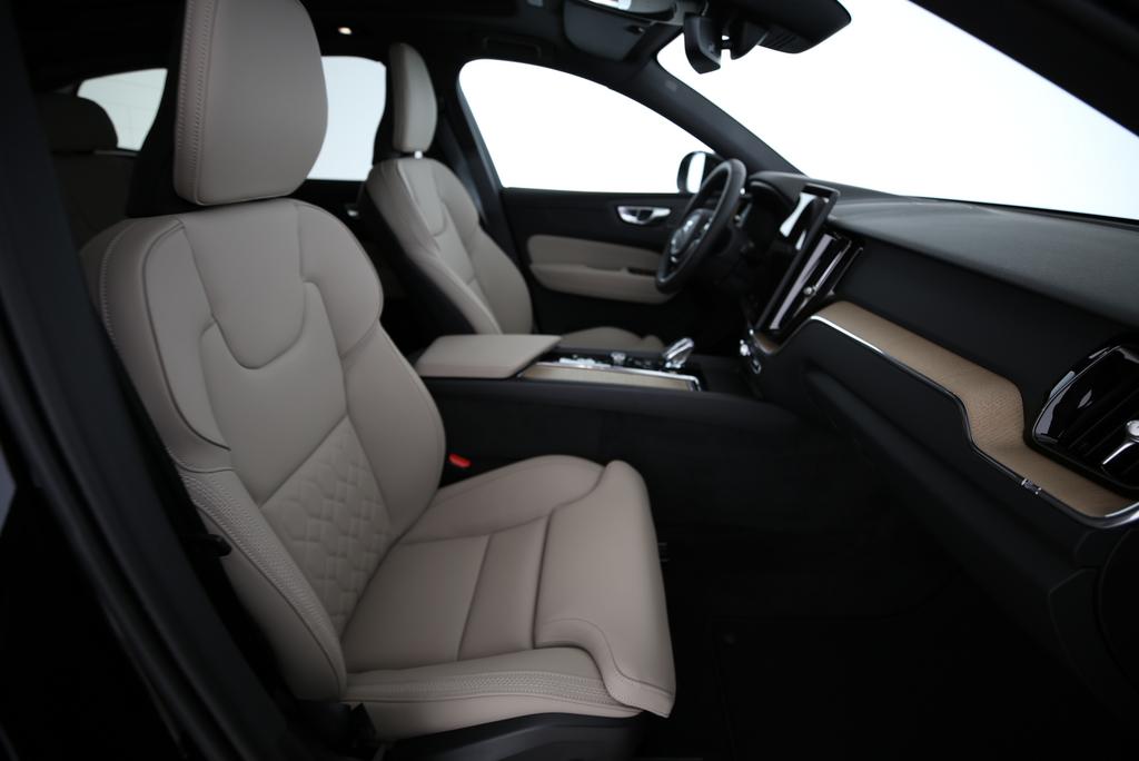VOLVO XC60 2.0 T6 TE Plus Dark eAWD-image-6