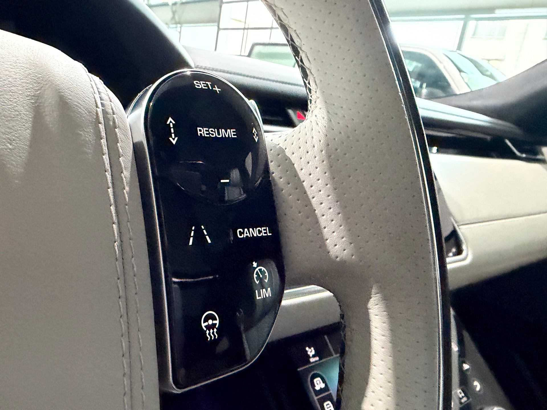 LAND ROVER Range Rover Velar R-Dynamic P 380 HSE Automatic-image-15