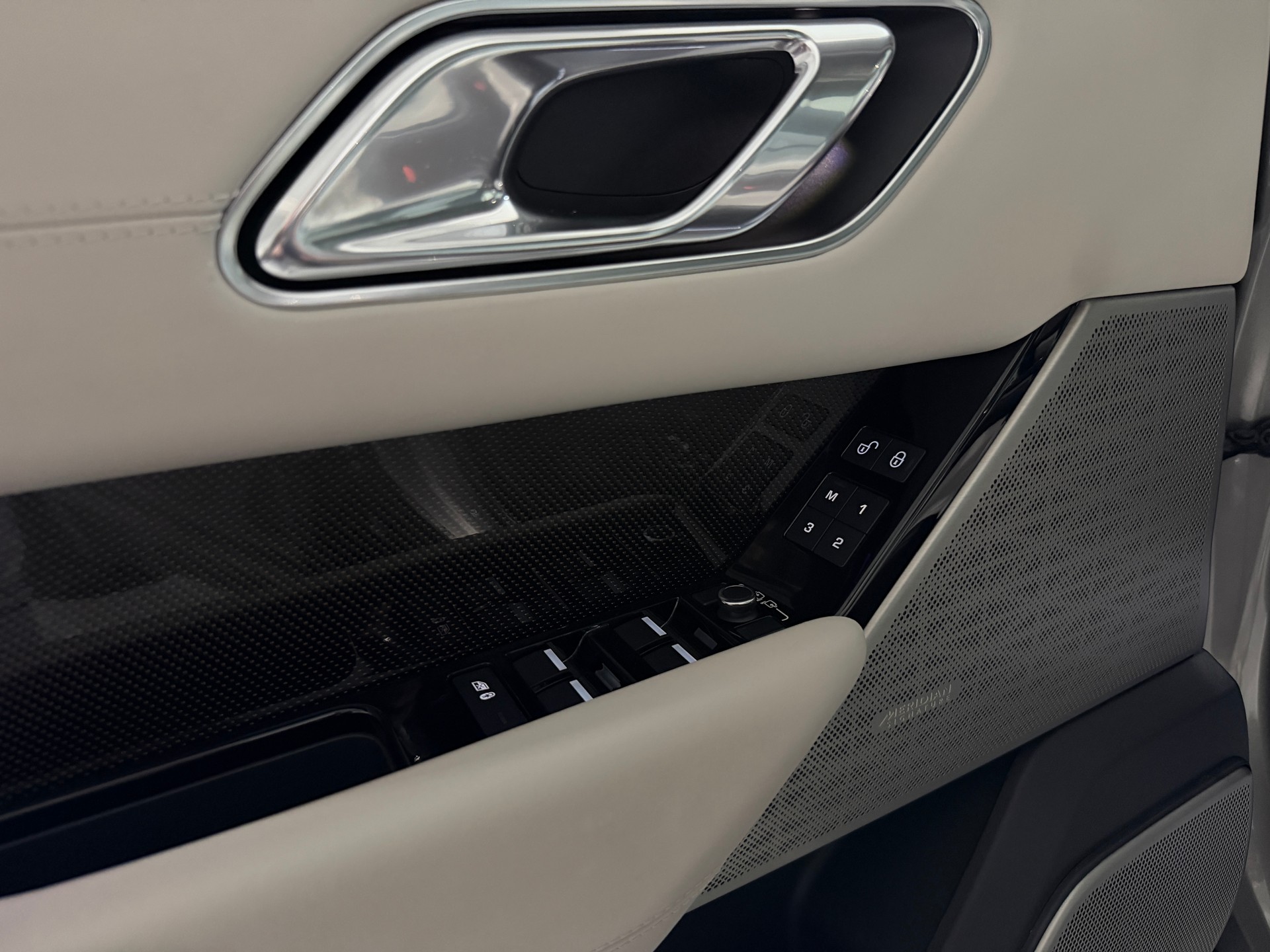 LAND ROVER Range Rover Velar R-Dynamic P 380 HSE Automatic-image-8