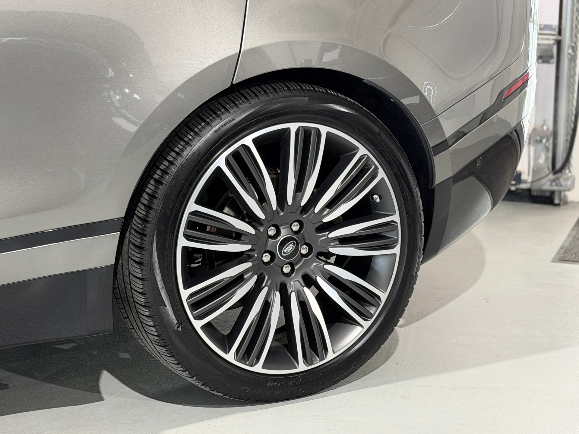 LAND ROVER Range Rover Velar R-Dynamic P 380 HSE Automatic-image-5