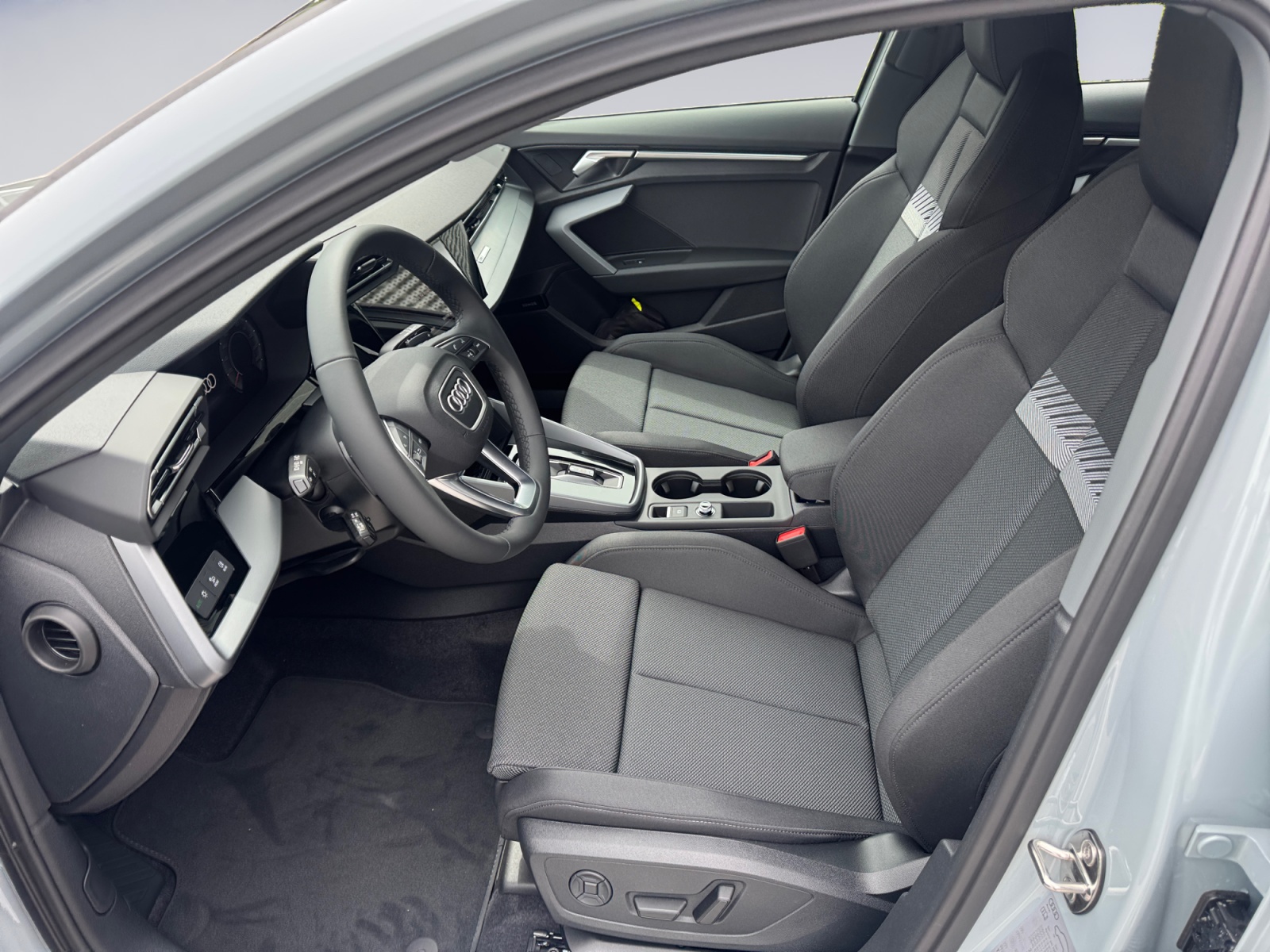 AUDI A3 Sportback TFSI 110 kW Attraction S tronic-image-8