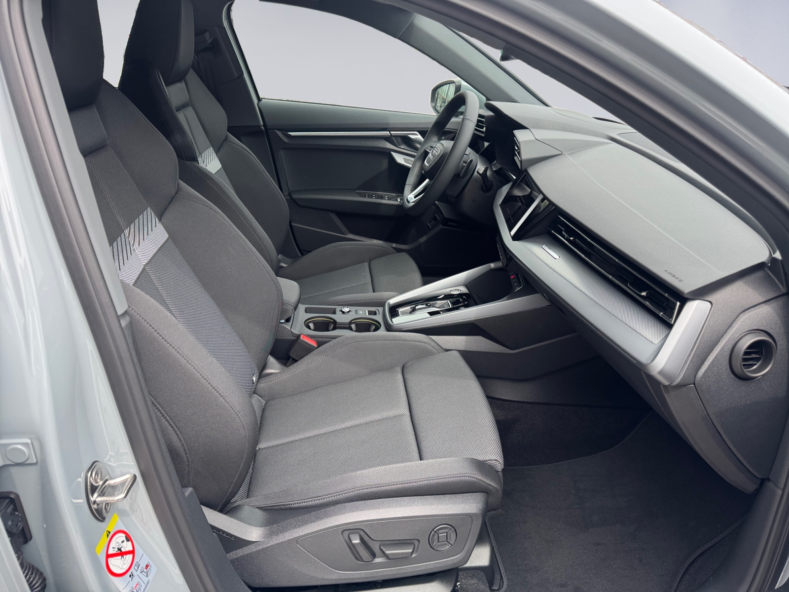 AUDI A3 Sportback TFSI 110 kW Attraction S tronic-image-14