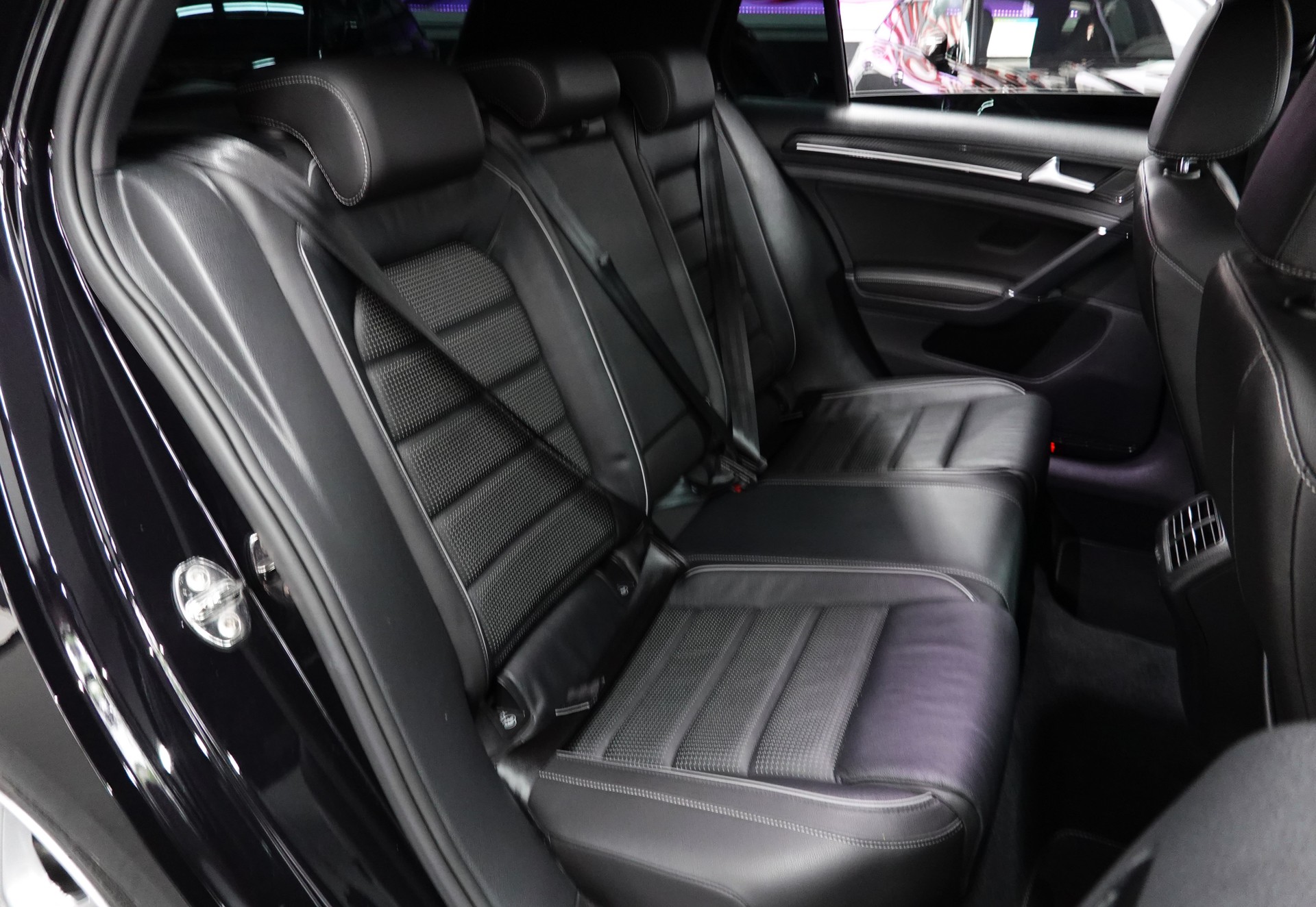VW GOLF 2.0 TSI R 4-MOTION DSG CH-FZ // REMUS // 20"O.Z // 310PS // BLACK ON TOP R-image-33