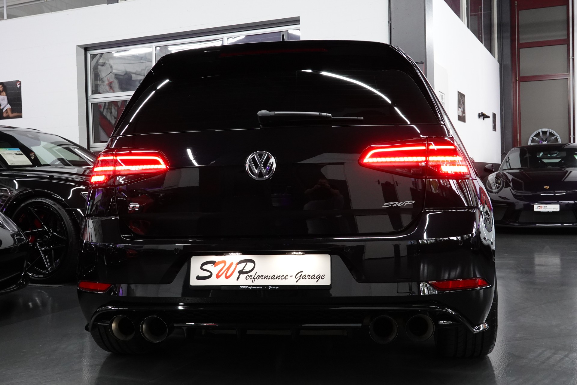 VW GOLF 2.0 TSI R 4-MOTION DSG CH-FZ // REMUS // 20"O.Z // 310PS // BLACK ON TOP R-image-22