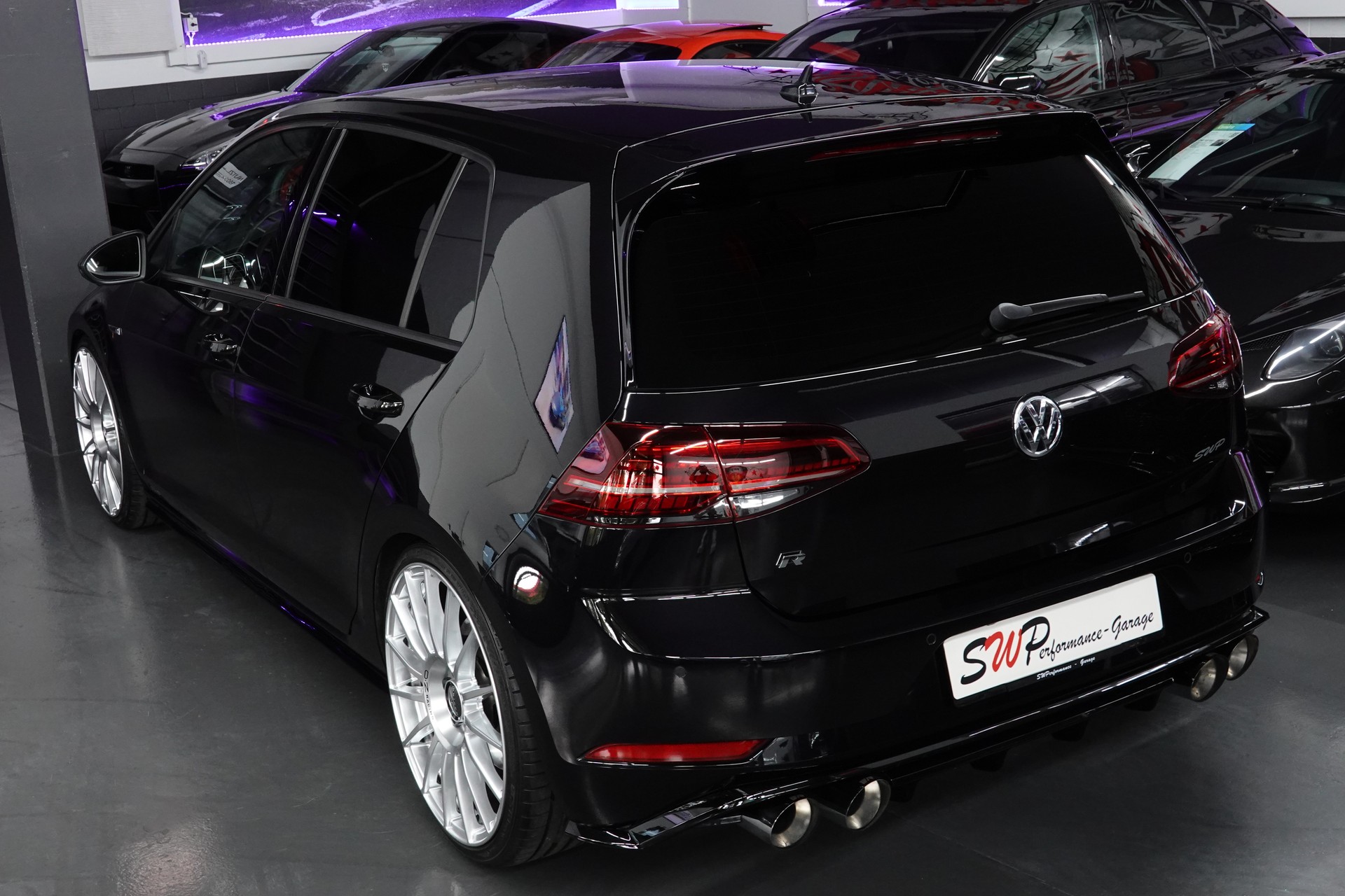 VW GOLF 2.0 TSI R 4-MOTION DSG CH-FZ // REMUS // 20"O.Z // 310PS // BLACK ON TOP R-image-11