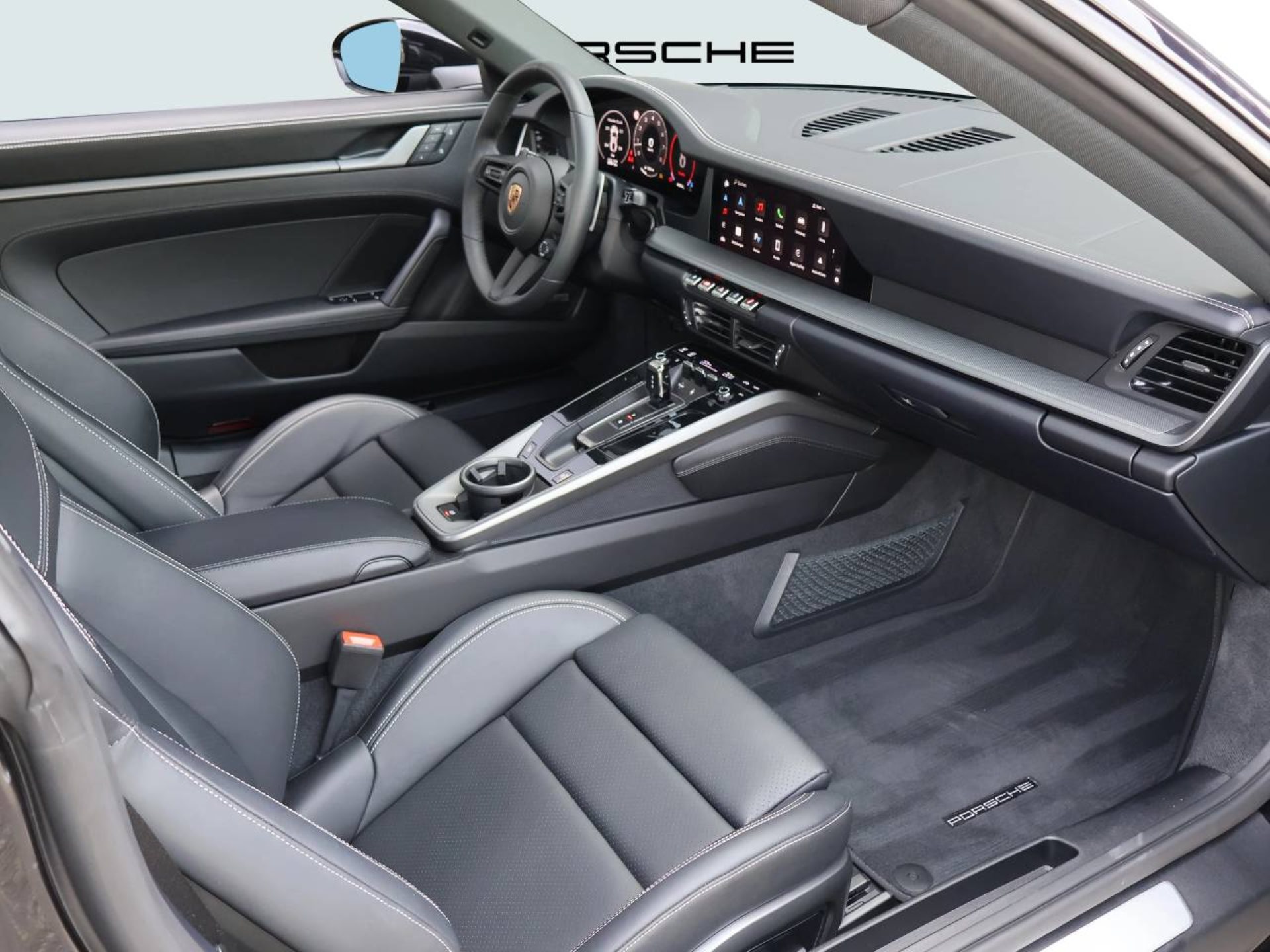PORSCHE 911 Carrera-image-10