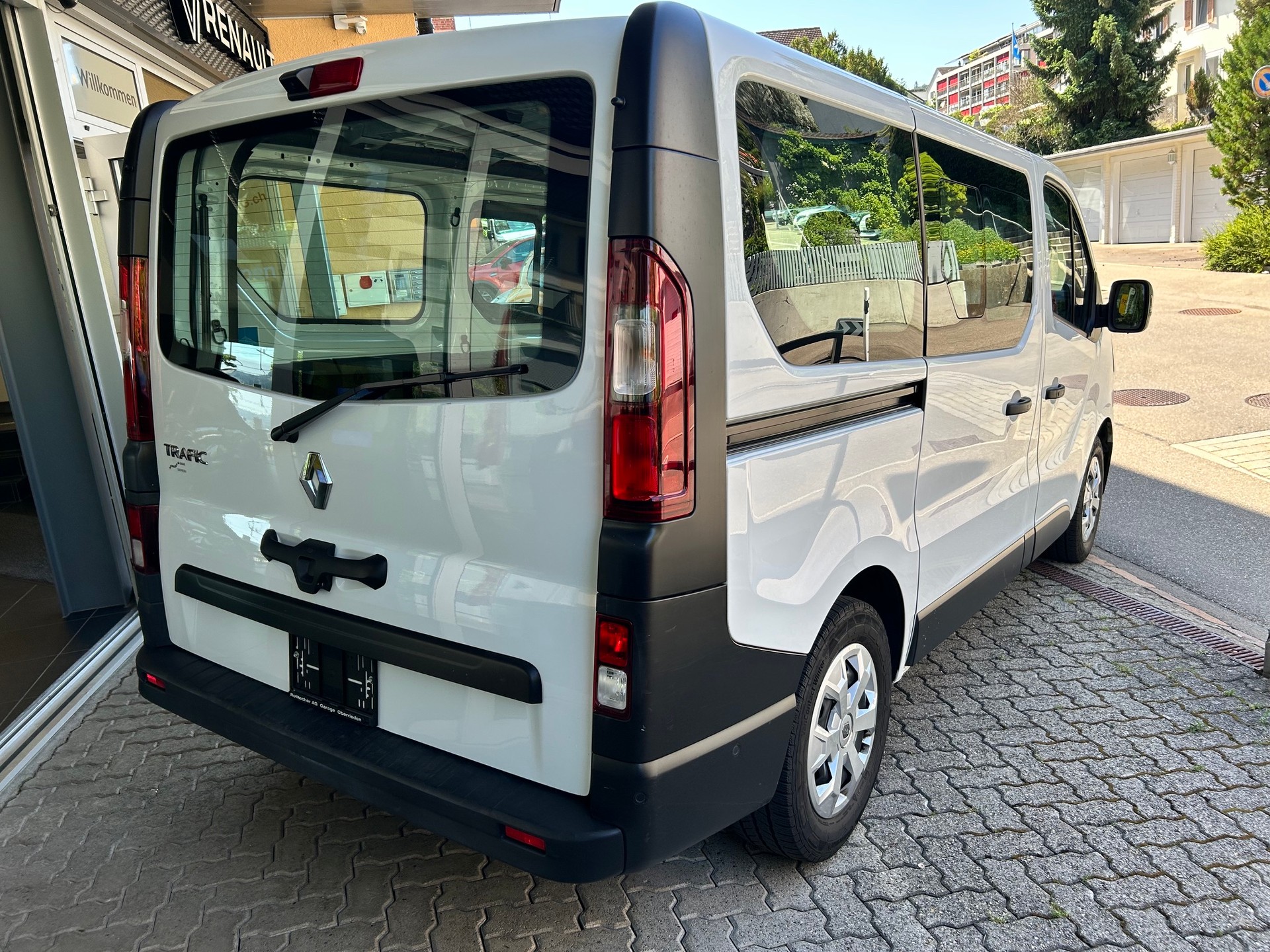 RENAULT Trafic 2.0 Blue dCi 150 Advance L1H1 EN-image-2