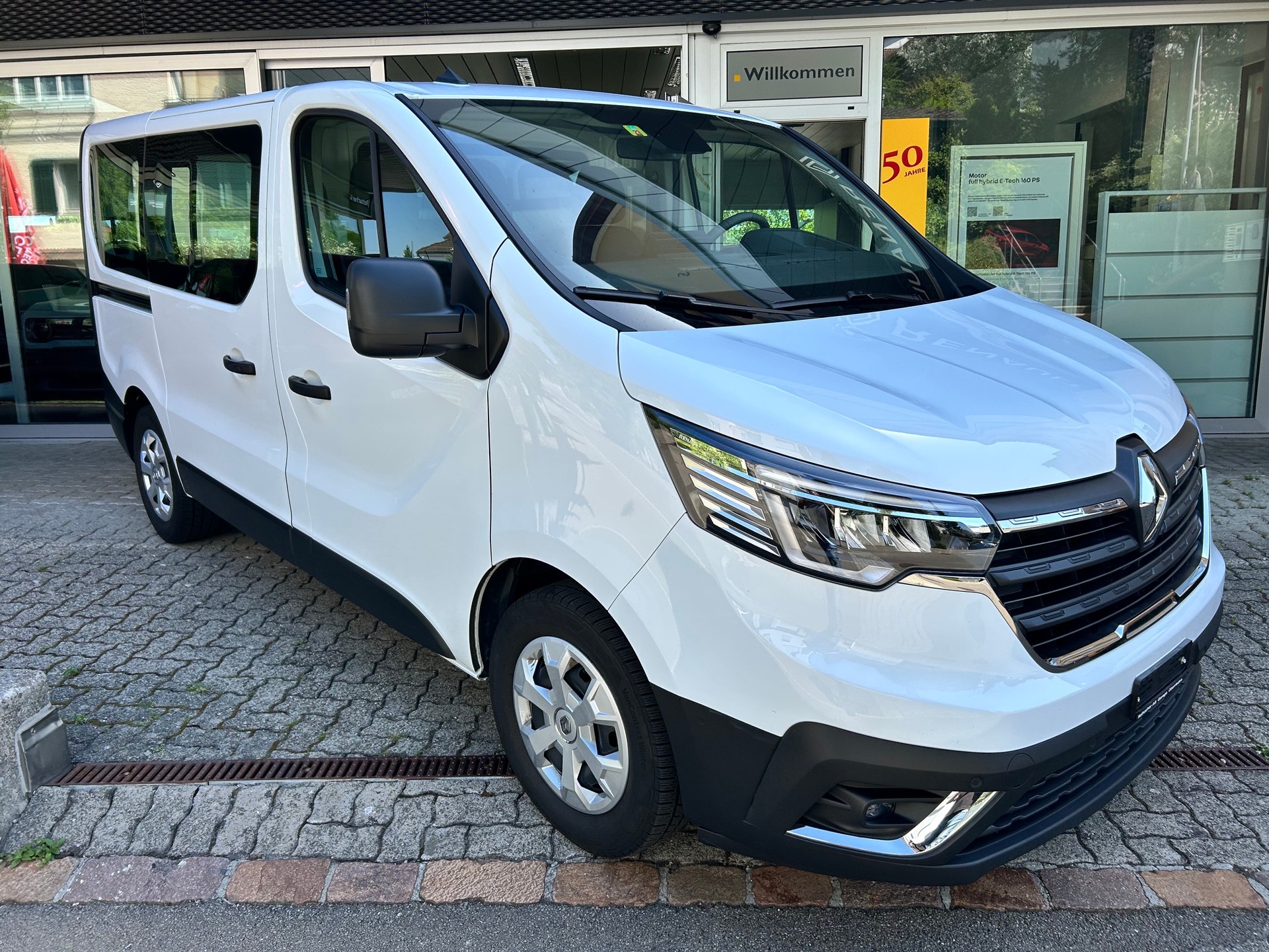 RENAULT Trafic 2.0 Blue dCi 150 Advance L1H1 EN-image-1