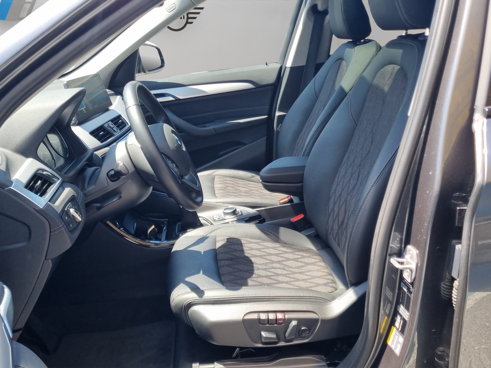 BMW X1 xDrive 25e xLine Steptronic-image-10