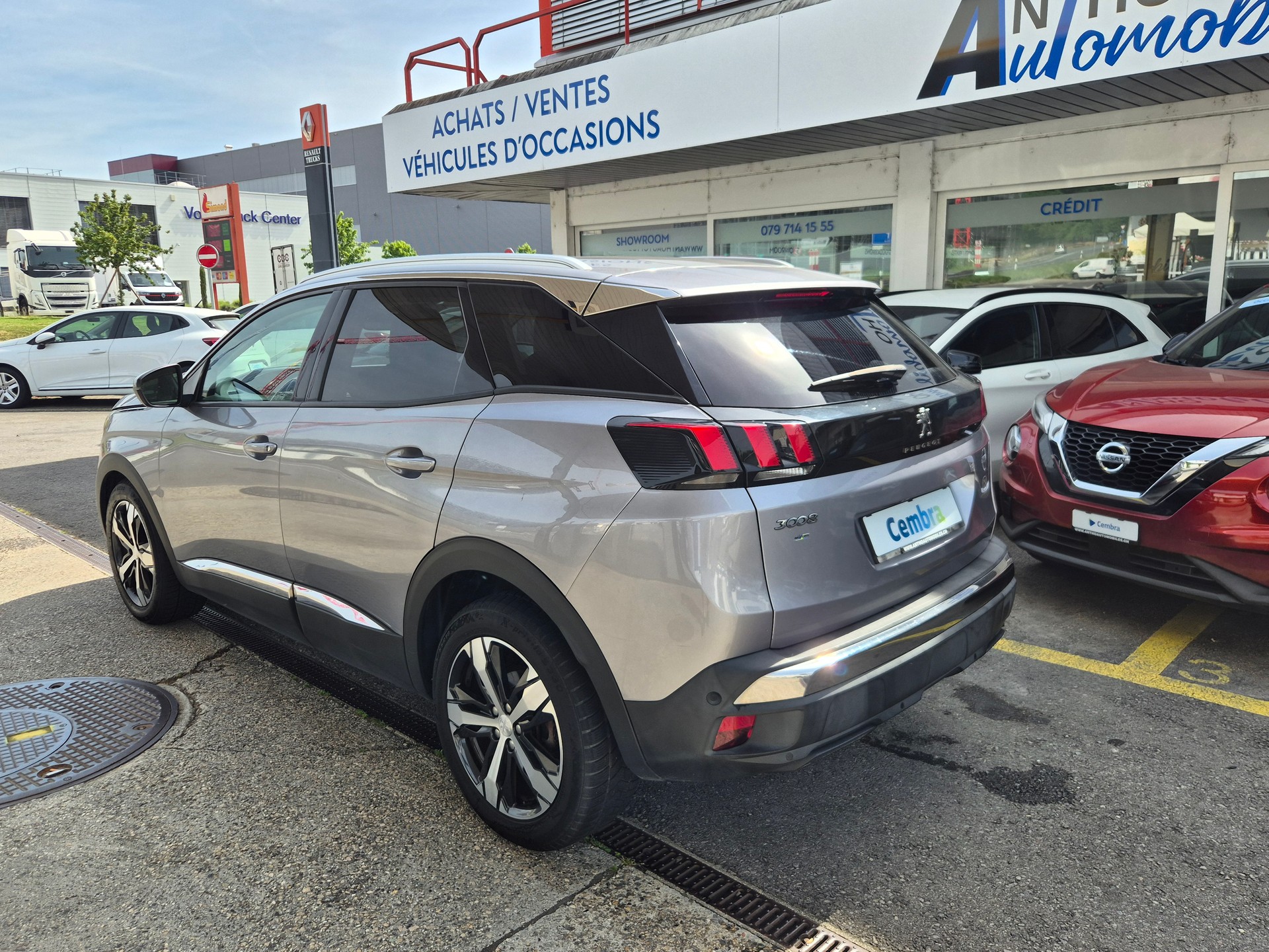 PEUGEOT 3008 1.2 PureTech Allure EAT-image-4