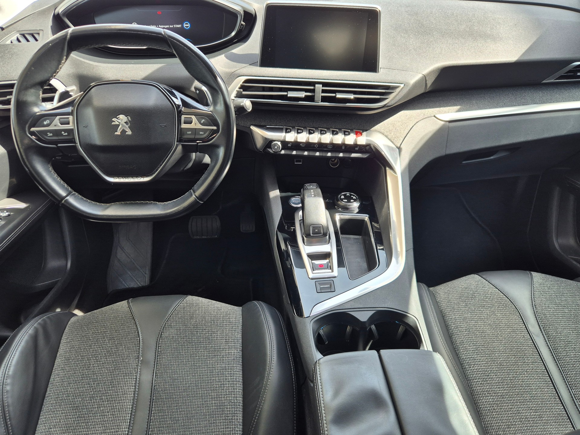 PEUGEOT 3008 1.2 PureTech Allure EAT-image-6