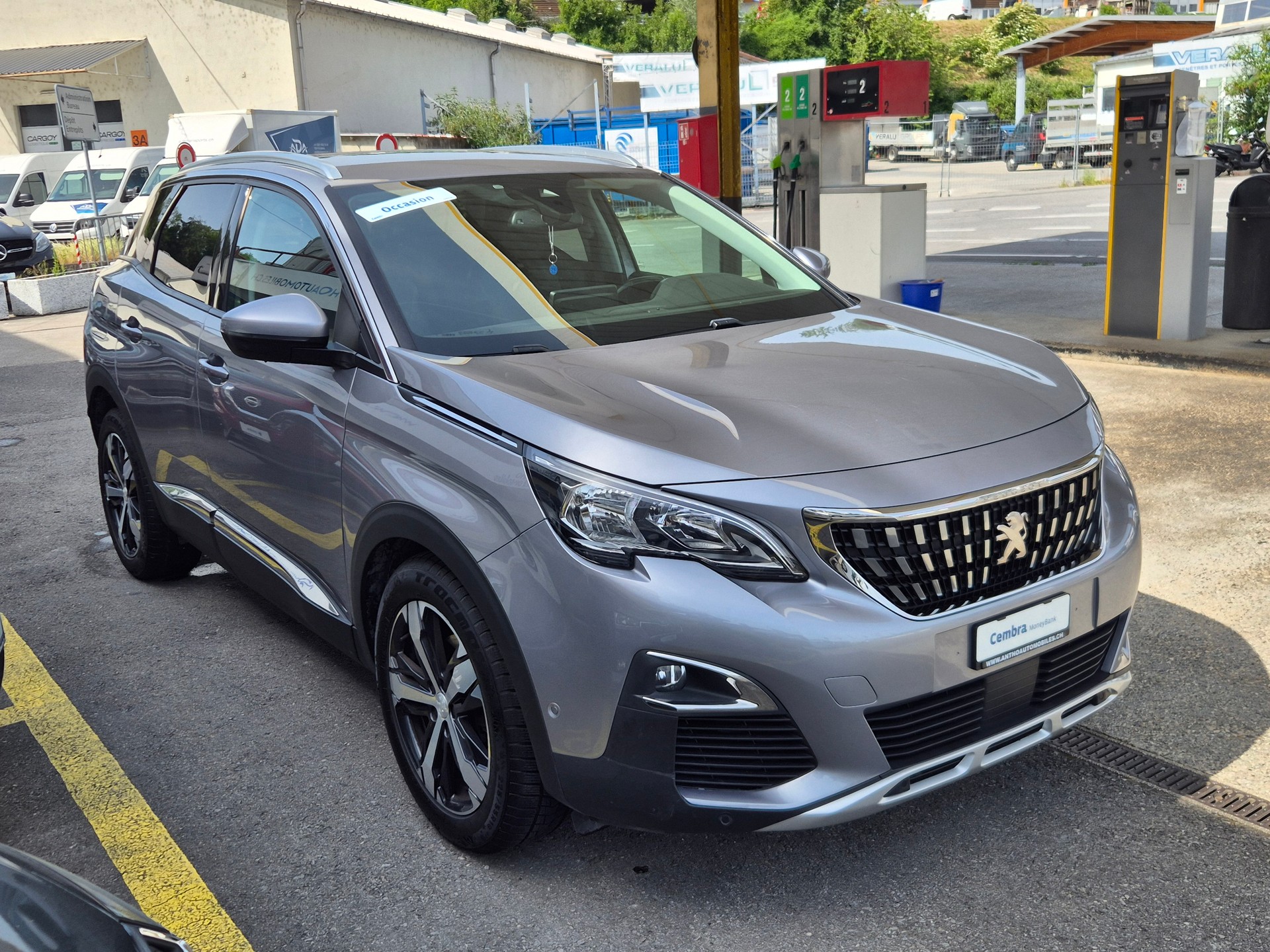 PEUGEOT 3008 1.2 PureTech Allure EAT-image-2