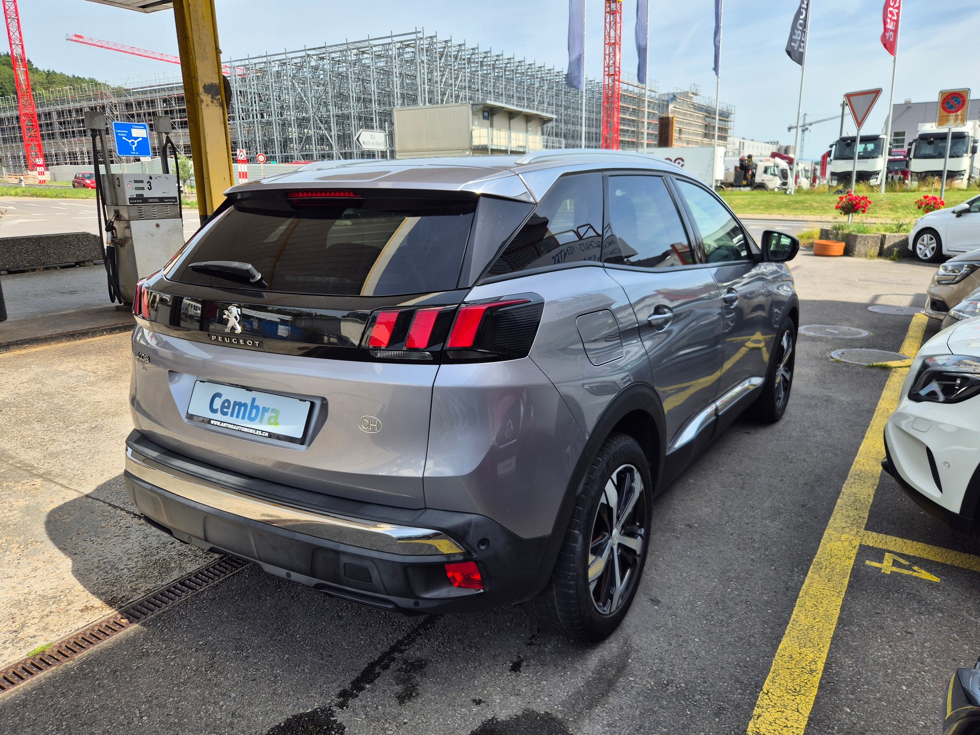 PEUGEOT 3008 1.2 PureTech Allure EAT-image-3
