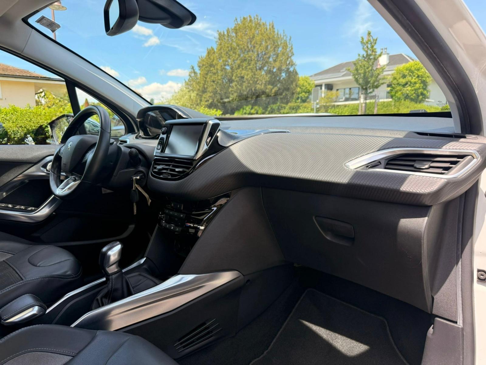 PEUGEOT 2008 1.6 VTI Active-image-10