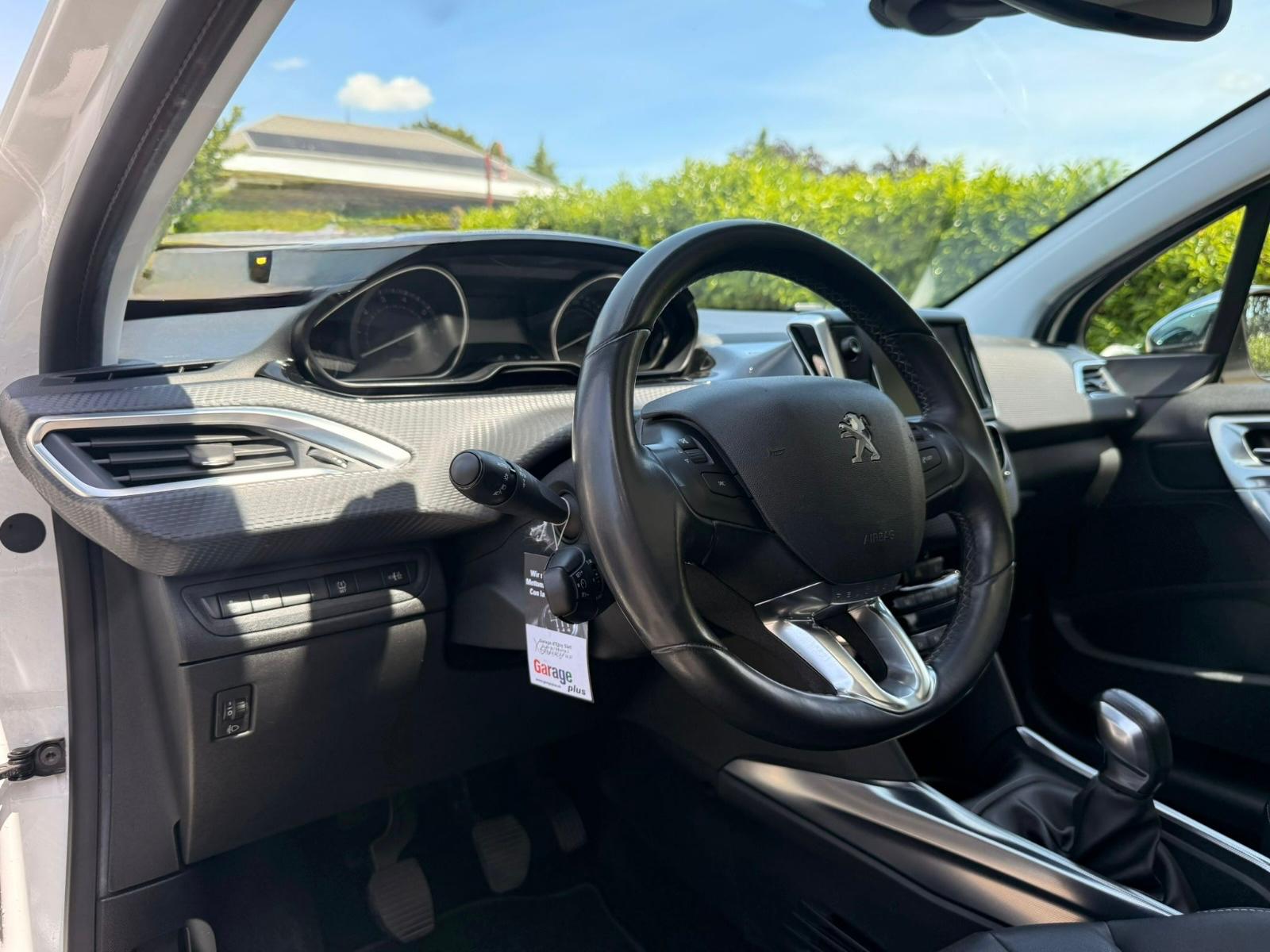 PEUGEOT 2008 1.6 VTI Active-image-8