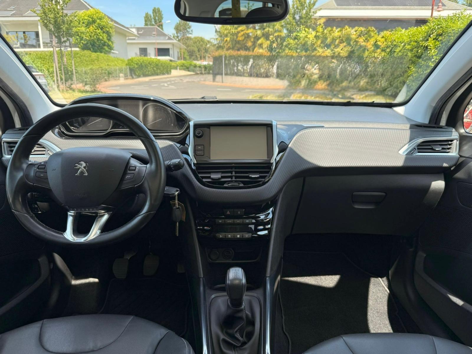 PEUGEOT 2008 1.6 VTI Active-image-9