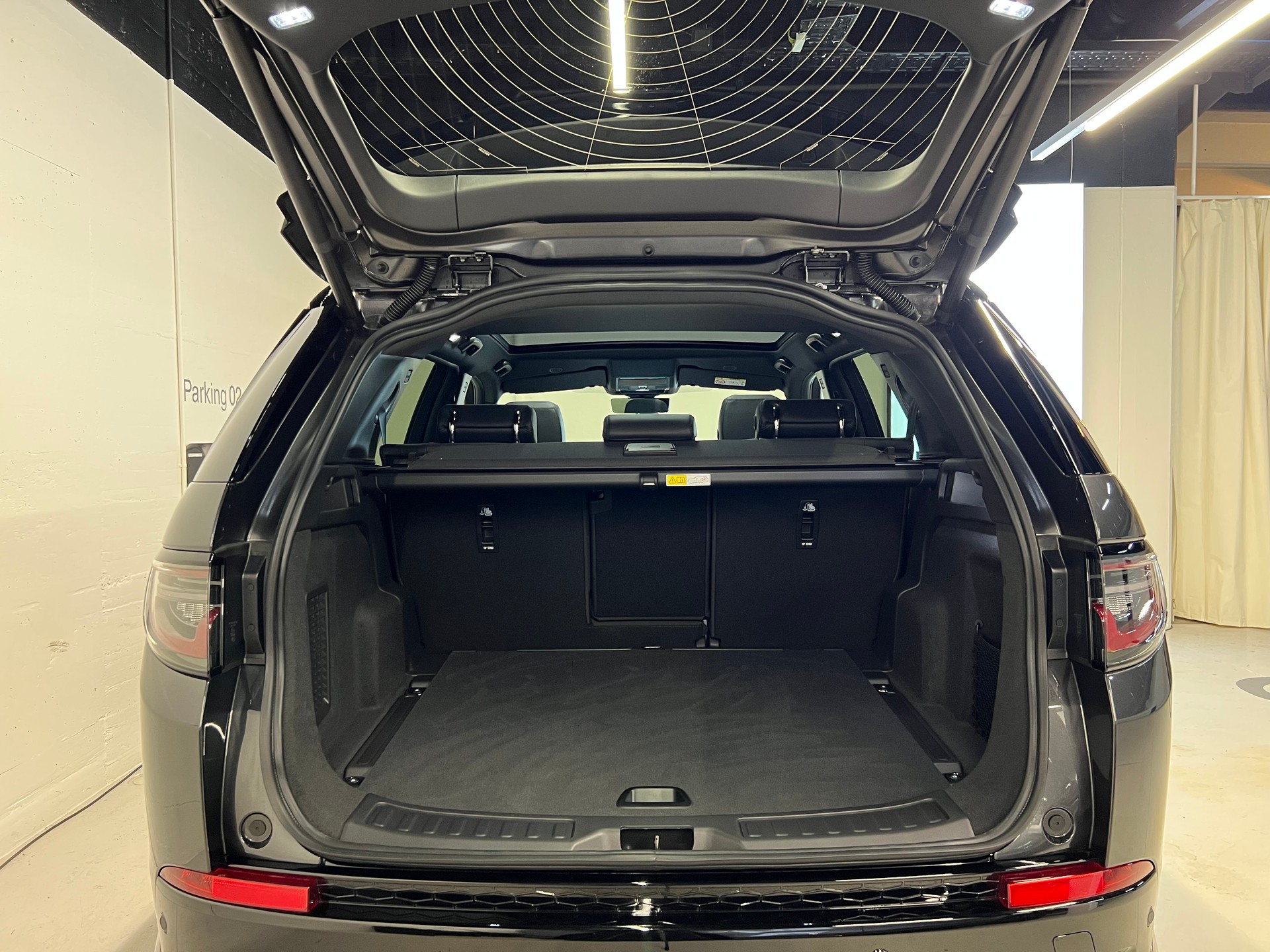 LAND ROVER Discovery Sport 1.5 T 270e Landmark-image-11