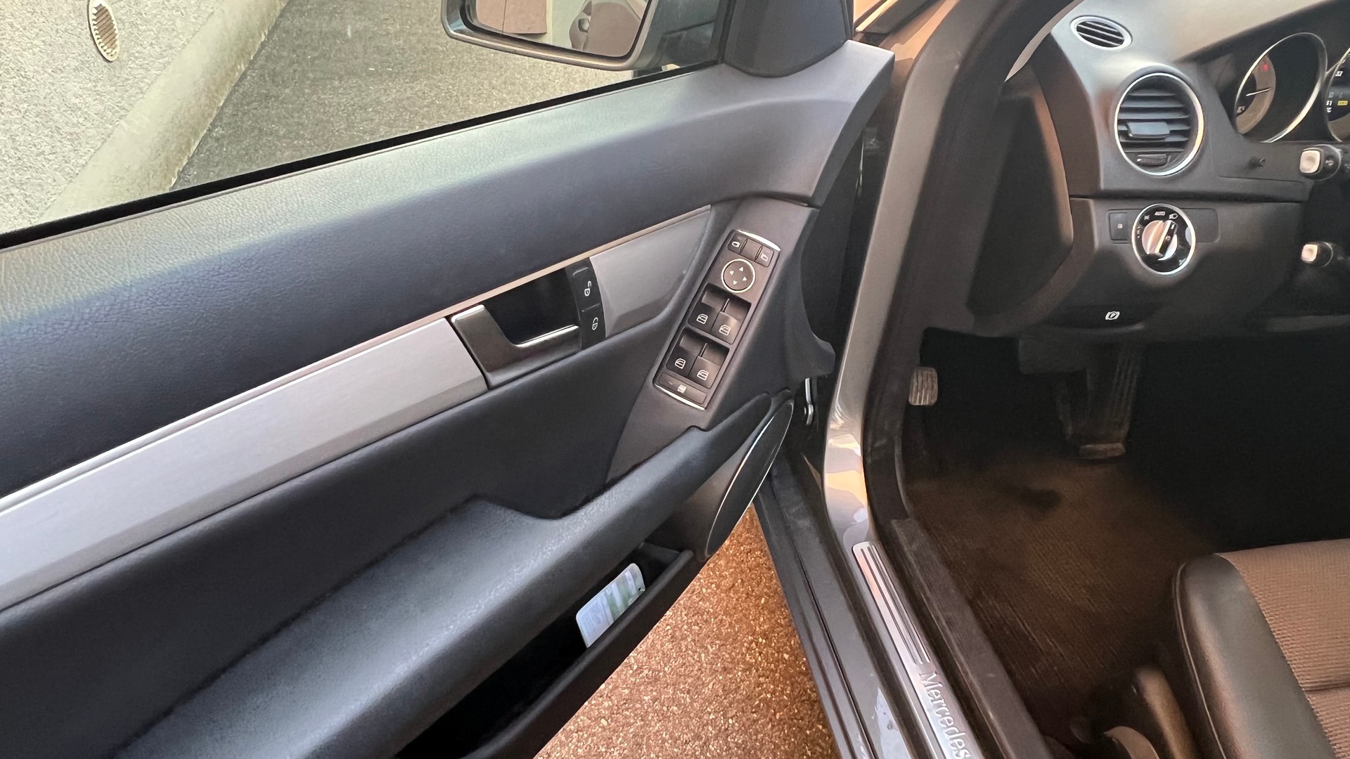 MERCEDES-BENZ C 250 CDI Avantgarde 4Matic 7G-Tronic-image-13