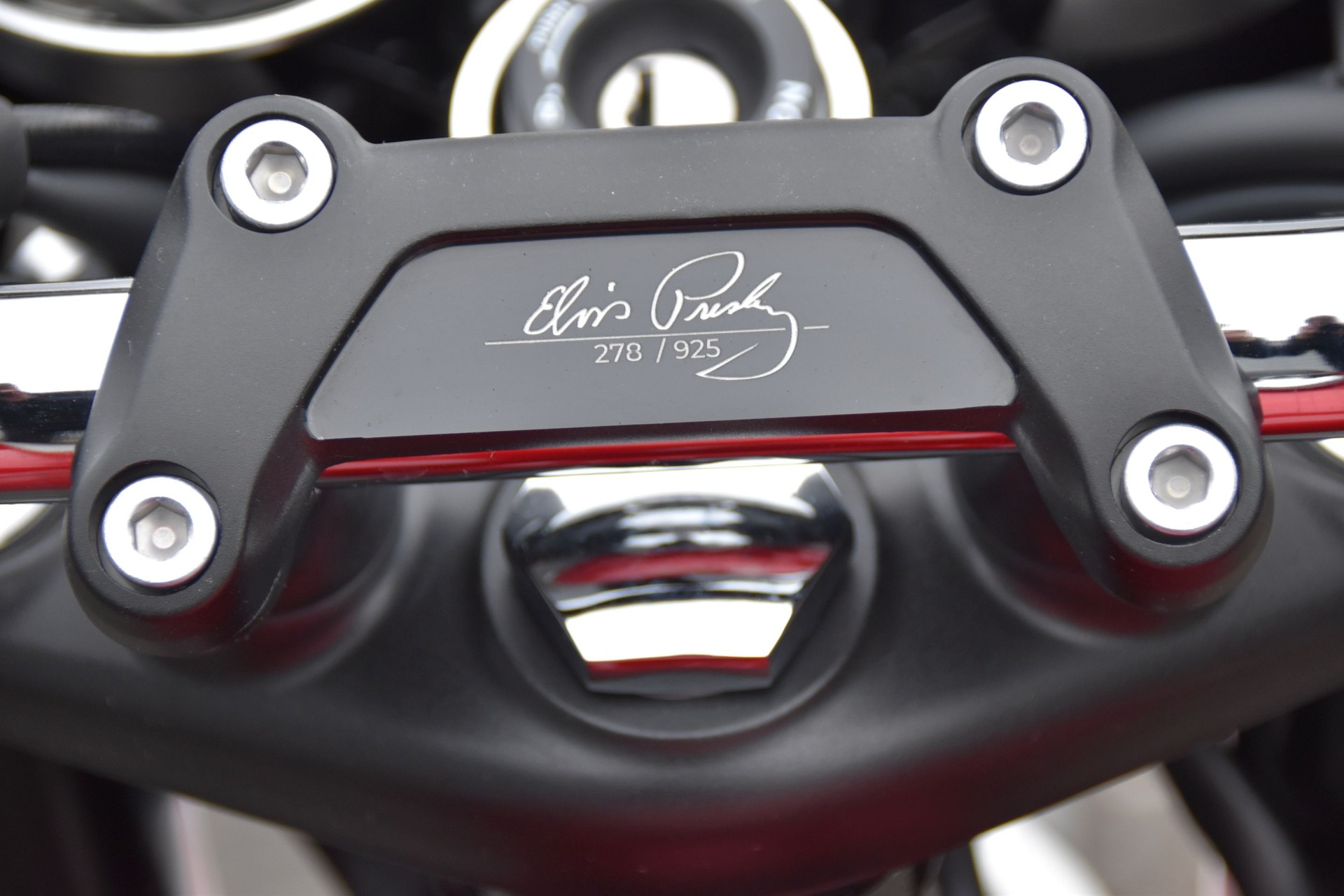 TRIUMPH Bonneville T120 Elvis-image-7