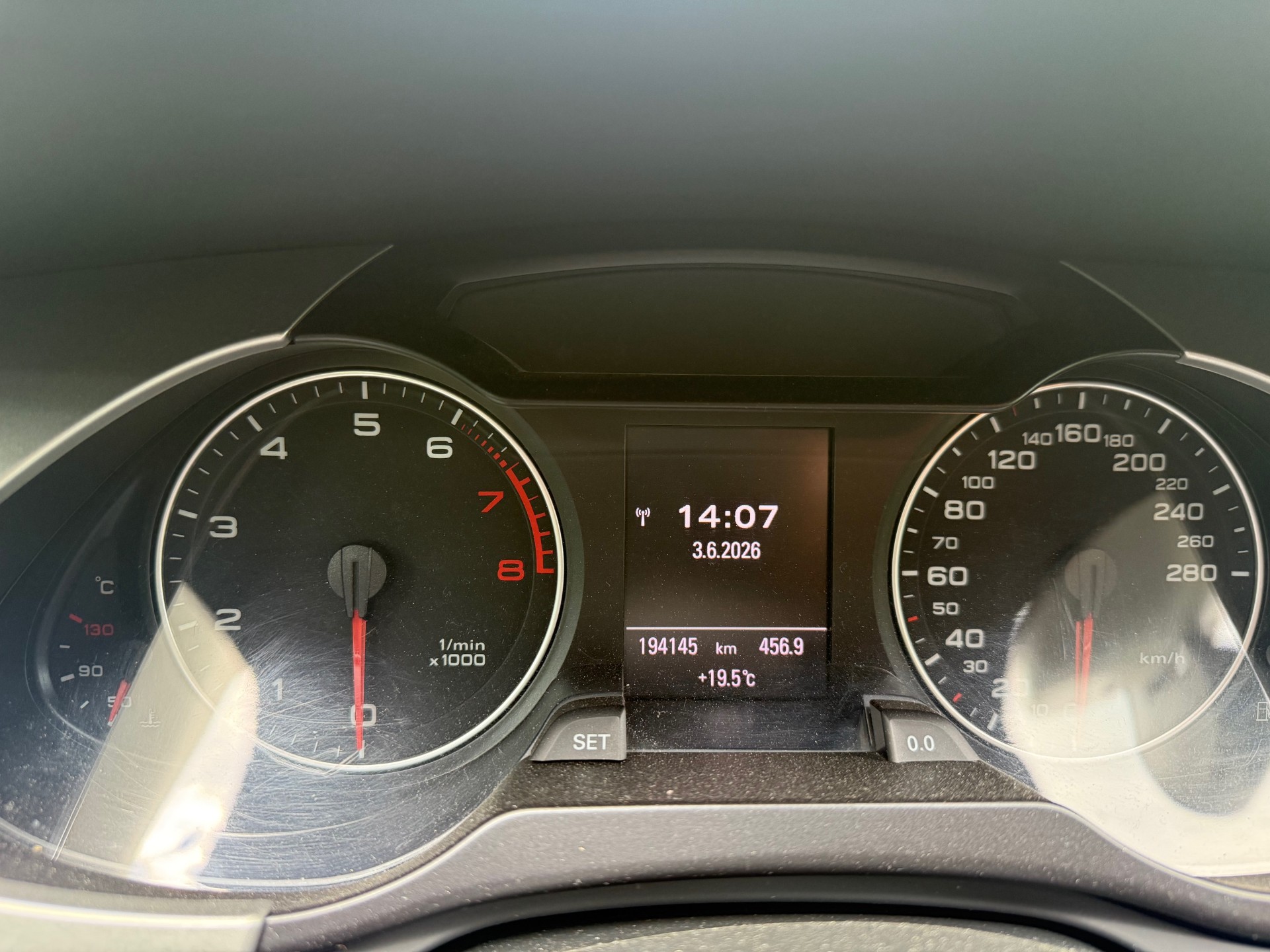 AUDI A4 Avant 1.8 TFSI multitronic-image-8
