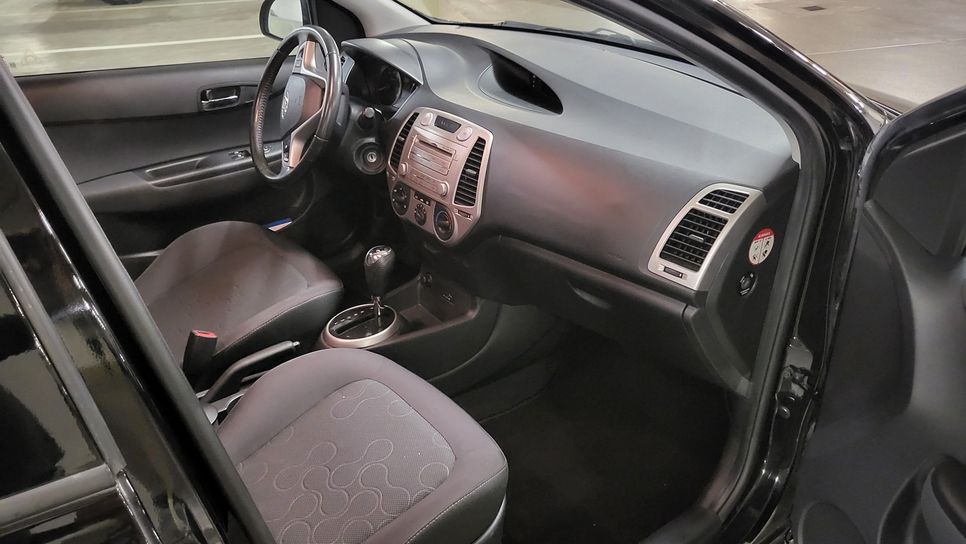 HYUNDAI 1.4 Style-image-4