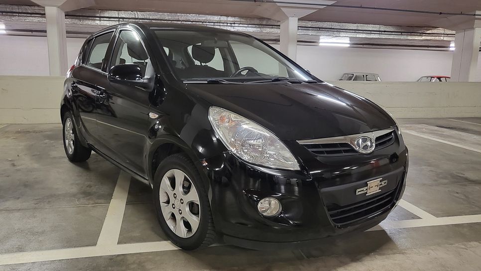 HYUNDAI 1.4 Style-image-0