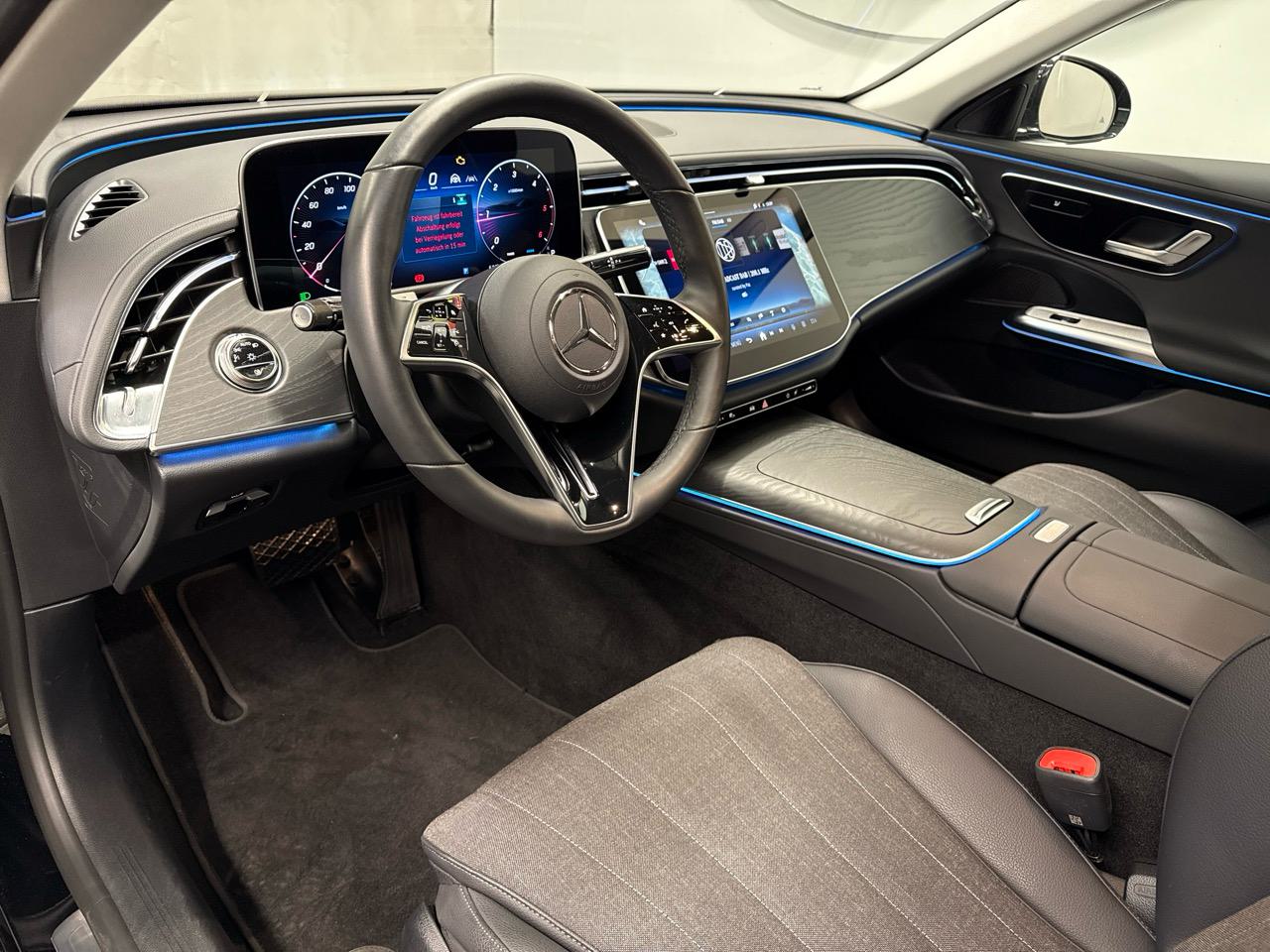 MERCEDES-BENZ E 220 d 9G-Tronic-showroom-element-2